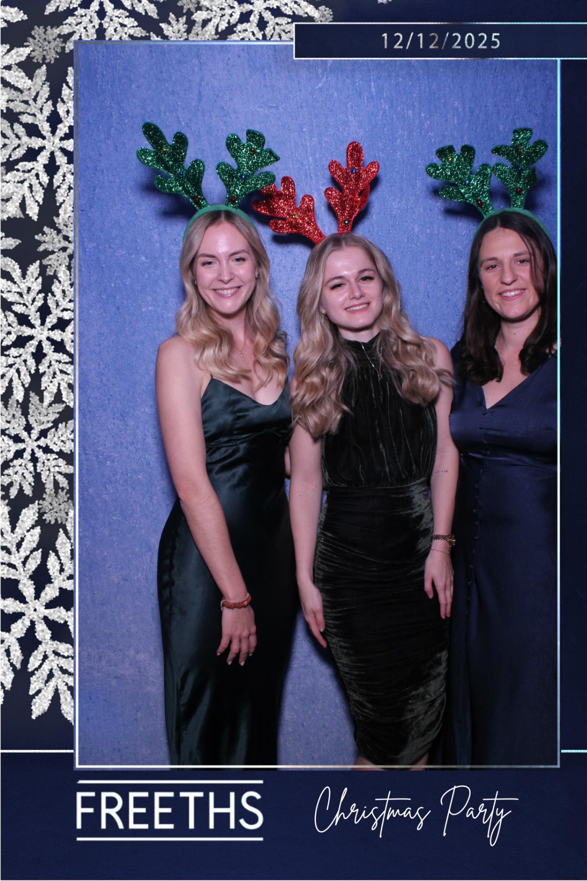 Freeths Christmas Party  | View more photos from the event at gallery.magicimages.uk/u/MagicImages/Freeths-Christmas-Party-0