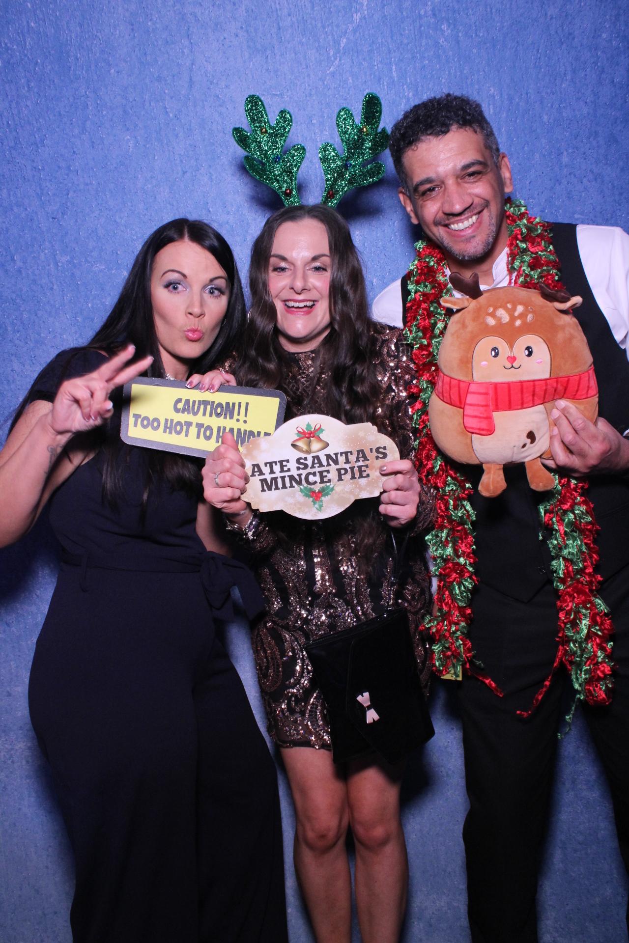 Freeths Christmas Party  | View more photos from the event at gallery.magicimages.uk/u/MagicImages/Freeths-Christmas-Party-0