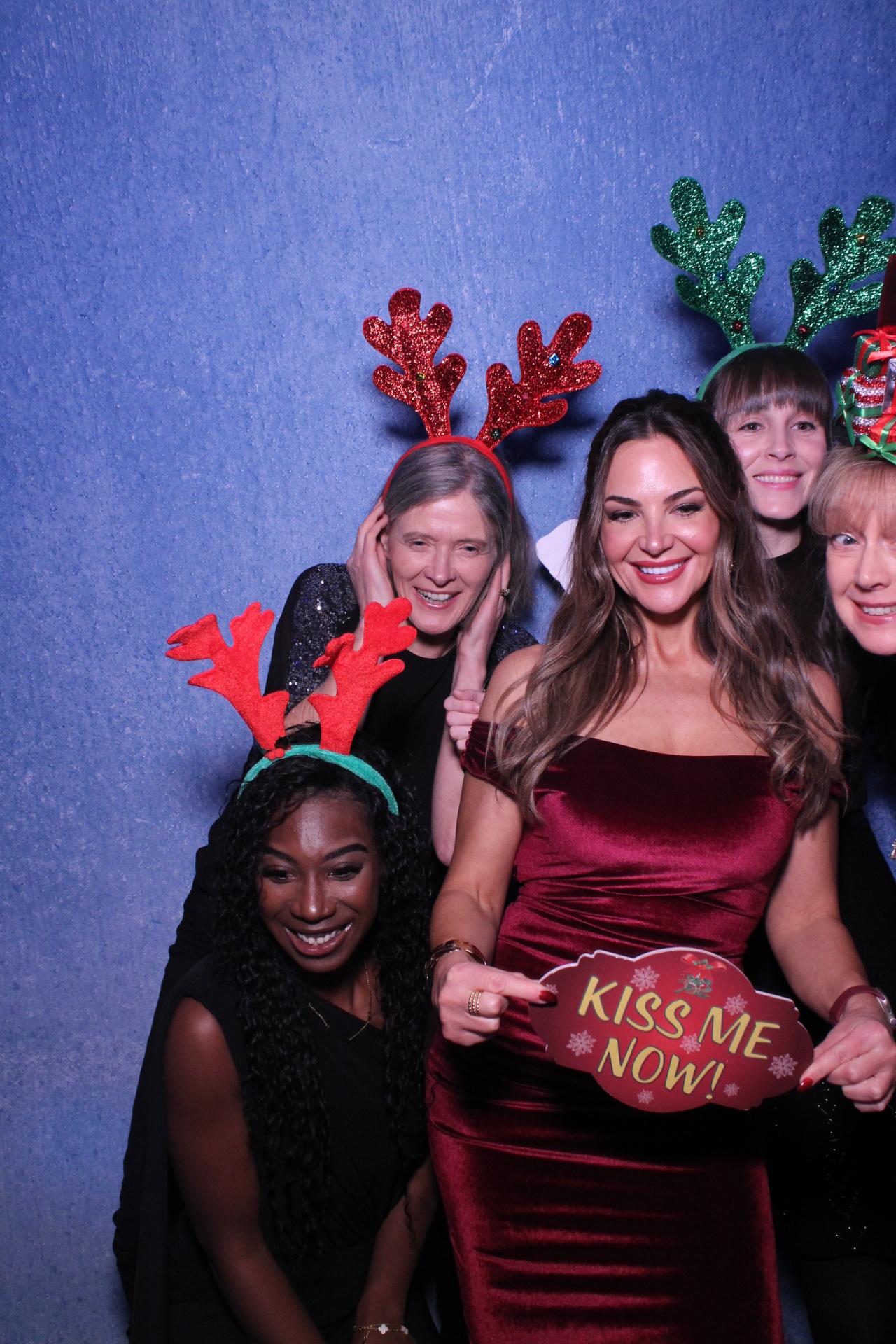 Freeths Christmas Party  | View more photos from the event at gallery.magicimages.uk/u/MagicImages/Freeths-Christmas-Party-0