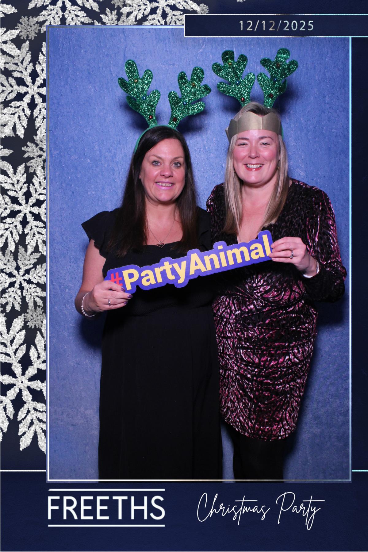 Freeths Christmas Party  | View more photos from the event at gallery.magicimages.uk/u/MagicImages/Freeths-Christmas-Party-0