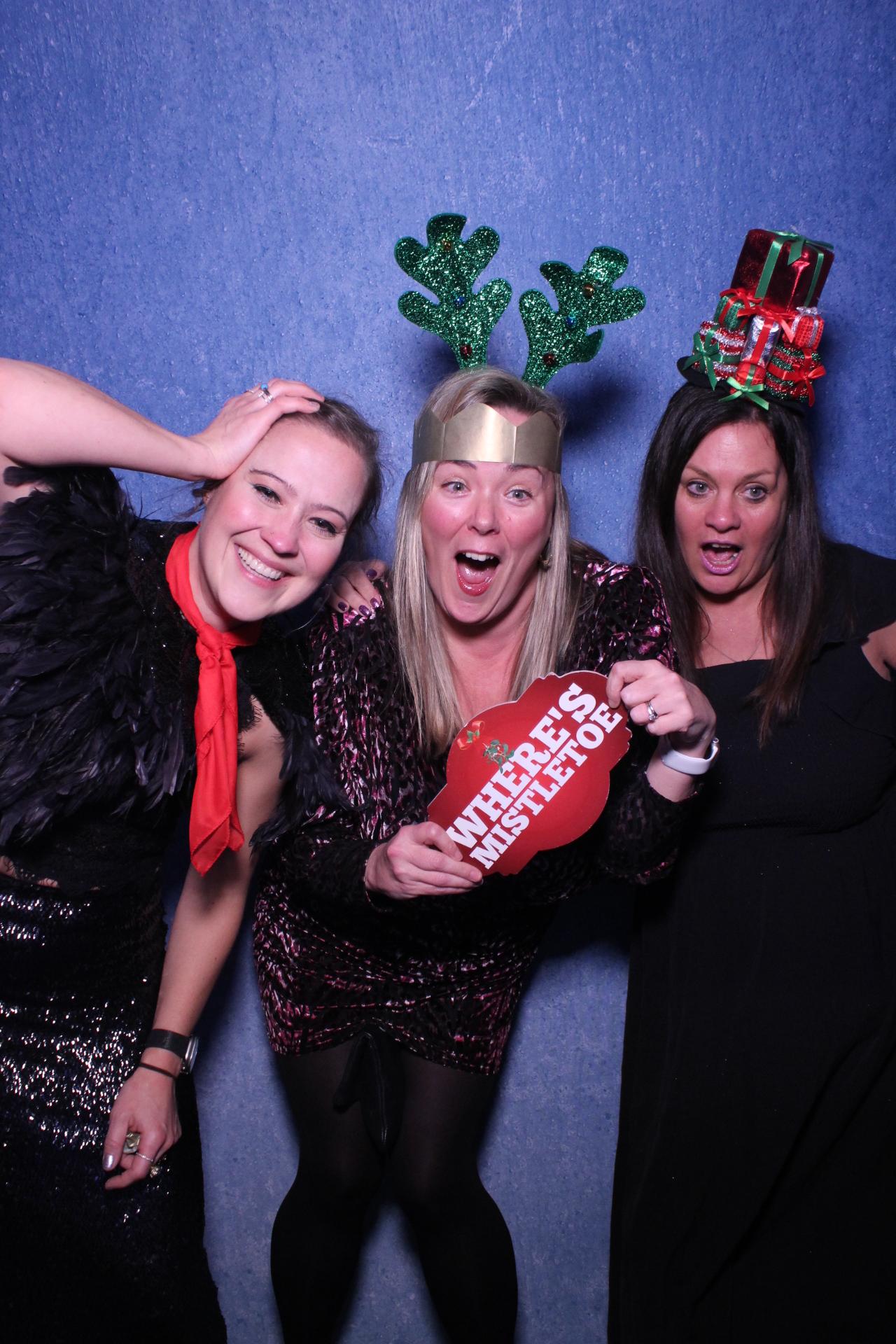 Freeths Christmas Party  | View more photos from the event at gallery.magicimages.uk/u/MagicImages/Freeths-Christmas-Party-0