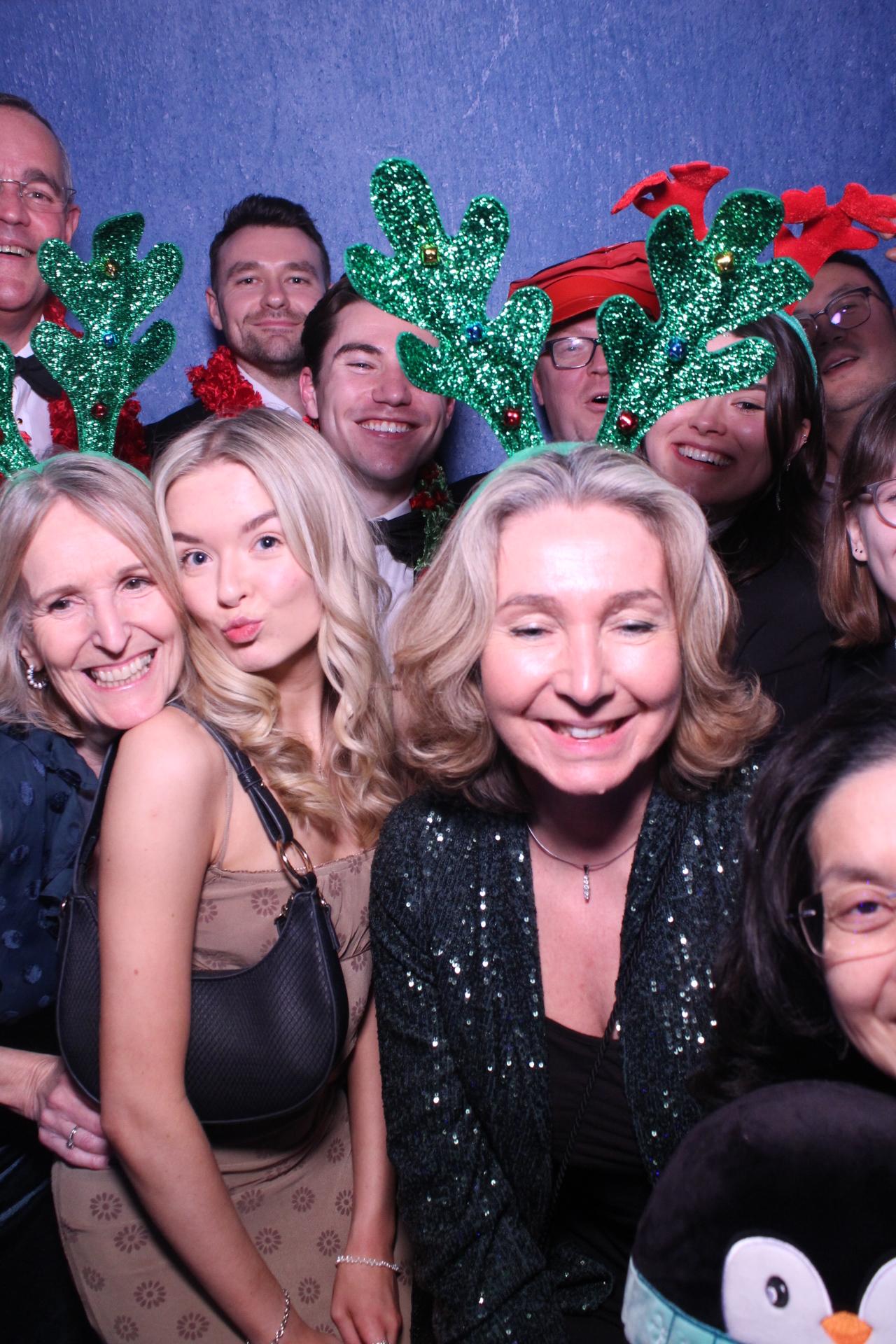 Freeths Christmas Party  | View more photos from the event at gallery.magicimages.uk/u/MagicImages/Freeths-Christmas-Party-0