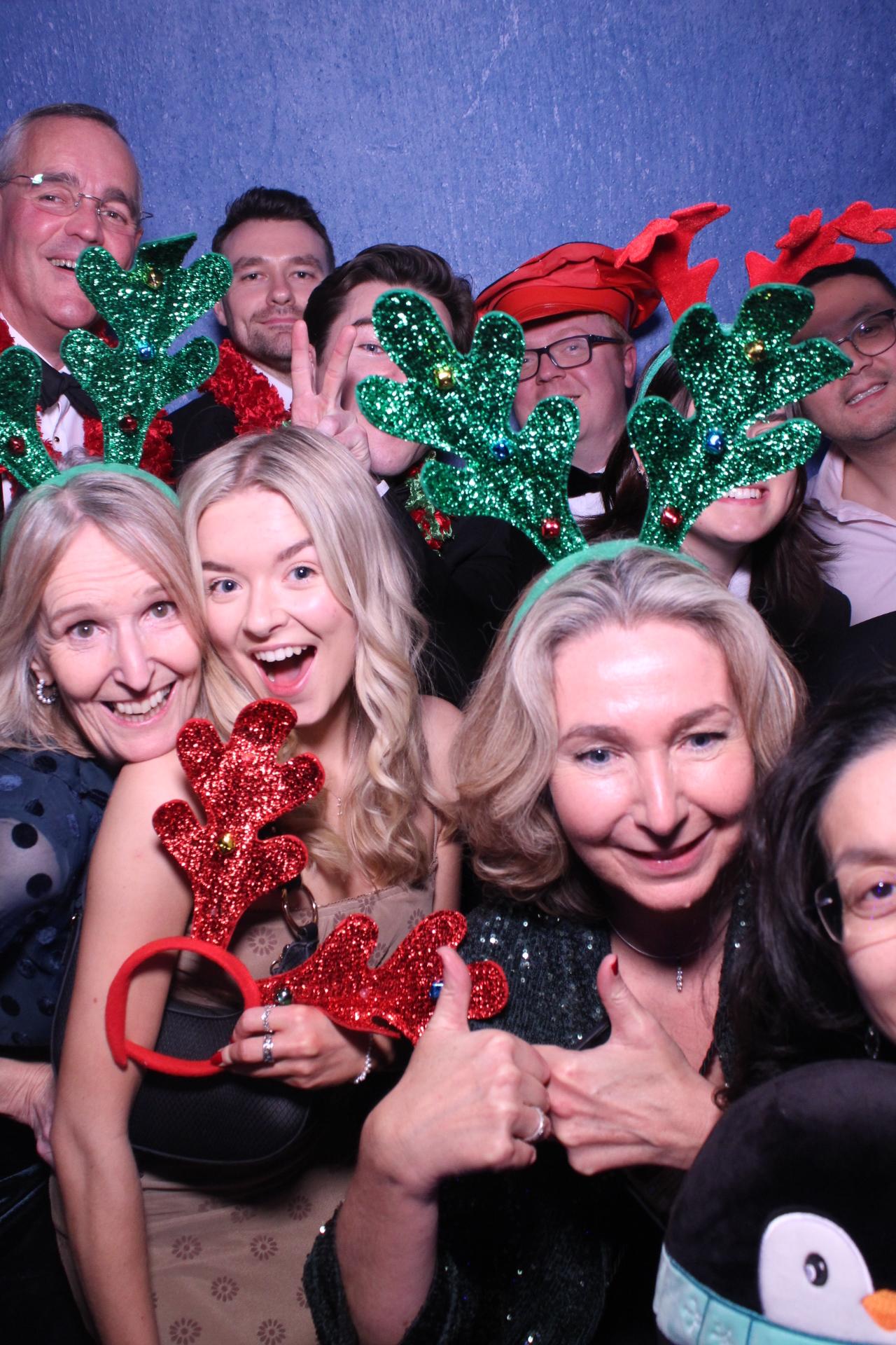 Freeths Christmas Party  | View more photos from the event at gallery.magicimages.uk/u/MagicImages/Freeths-Christmas-Party-0