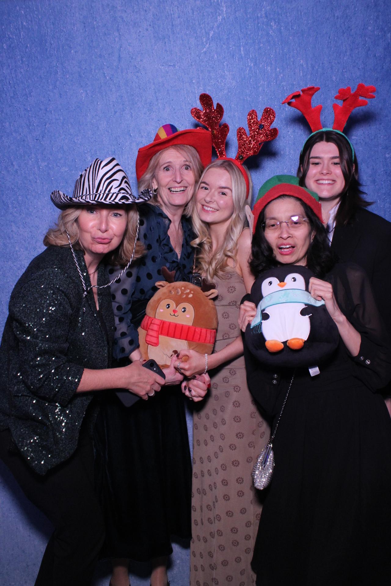 Freeths Christmas Party  | View more photos from the event at gallery.magicimages.uk/u/MagicImages/Freeths-Christmas-Party-0