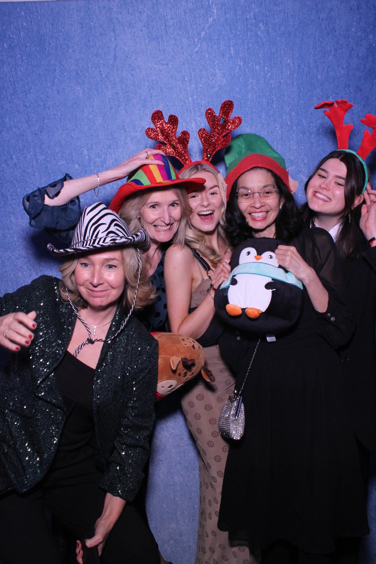 Freeths Christmas Party  | View more photos from the event at gallery.magicimages.uk/u/MagicImages/Freeths-Christmas-Party-0