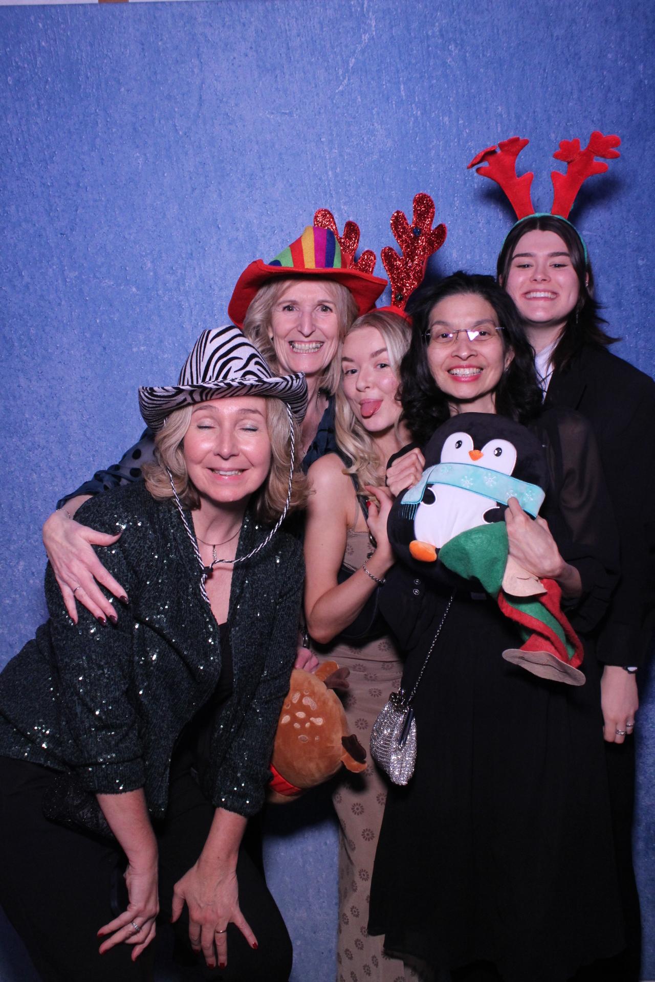 Freeths Christmas Party  | View more photos from the event at gallery.magicimages.uk/u/MagicImages/Freeths-Christmas-Party-0