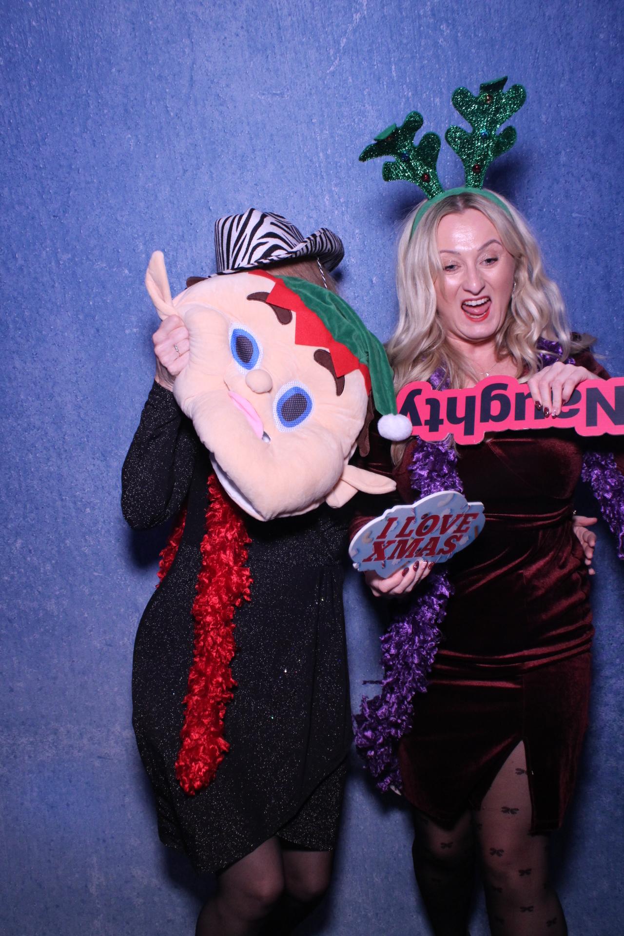 Freeths Christmas Party  | View more photos from the event at gallery.magicimages.uk/u/MagicImages/Freeths-Christmas-Party-0