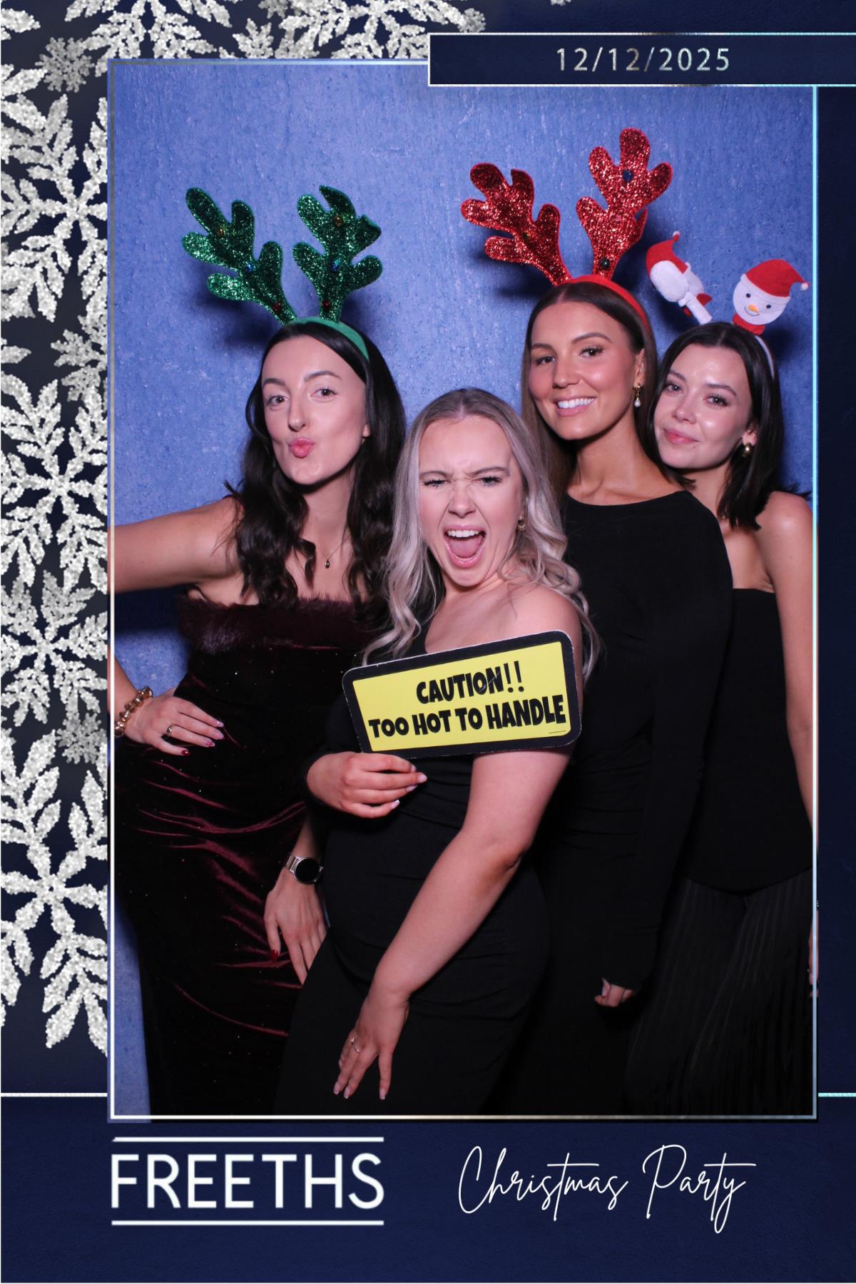 Freeths Christmas Party  | View more photos from the event at gallery.magicimages.uk/u/MagicImages/Freeths-Christmas-Party-0