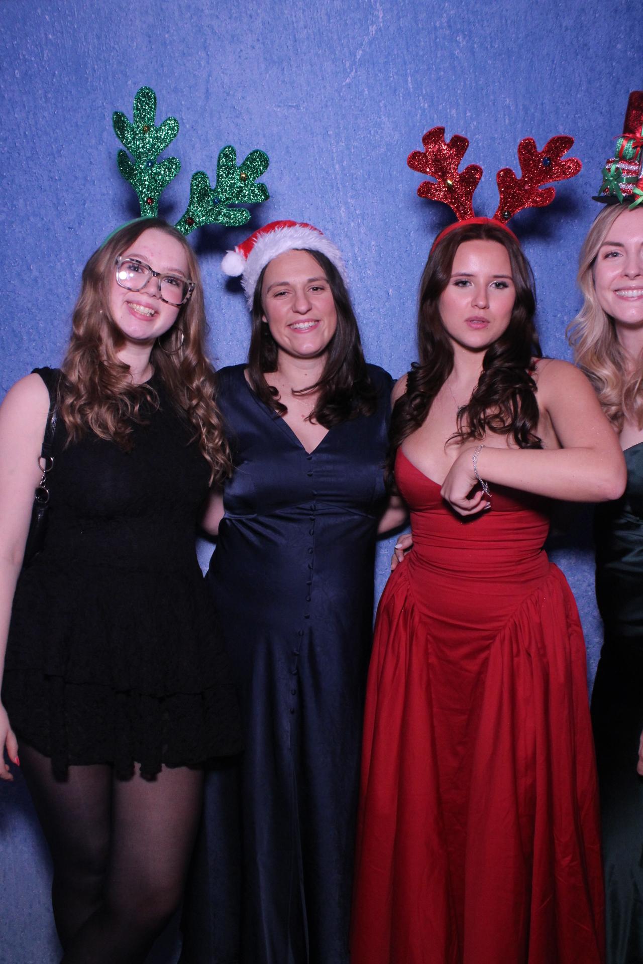 Freeths Christmas Party  | View more photos from the event at gallery.magicimages.uk/u/MagicImages/Freeths-Christmas-Party-0