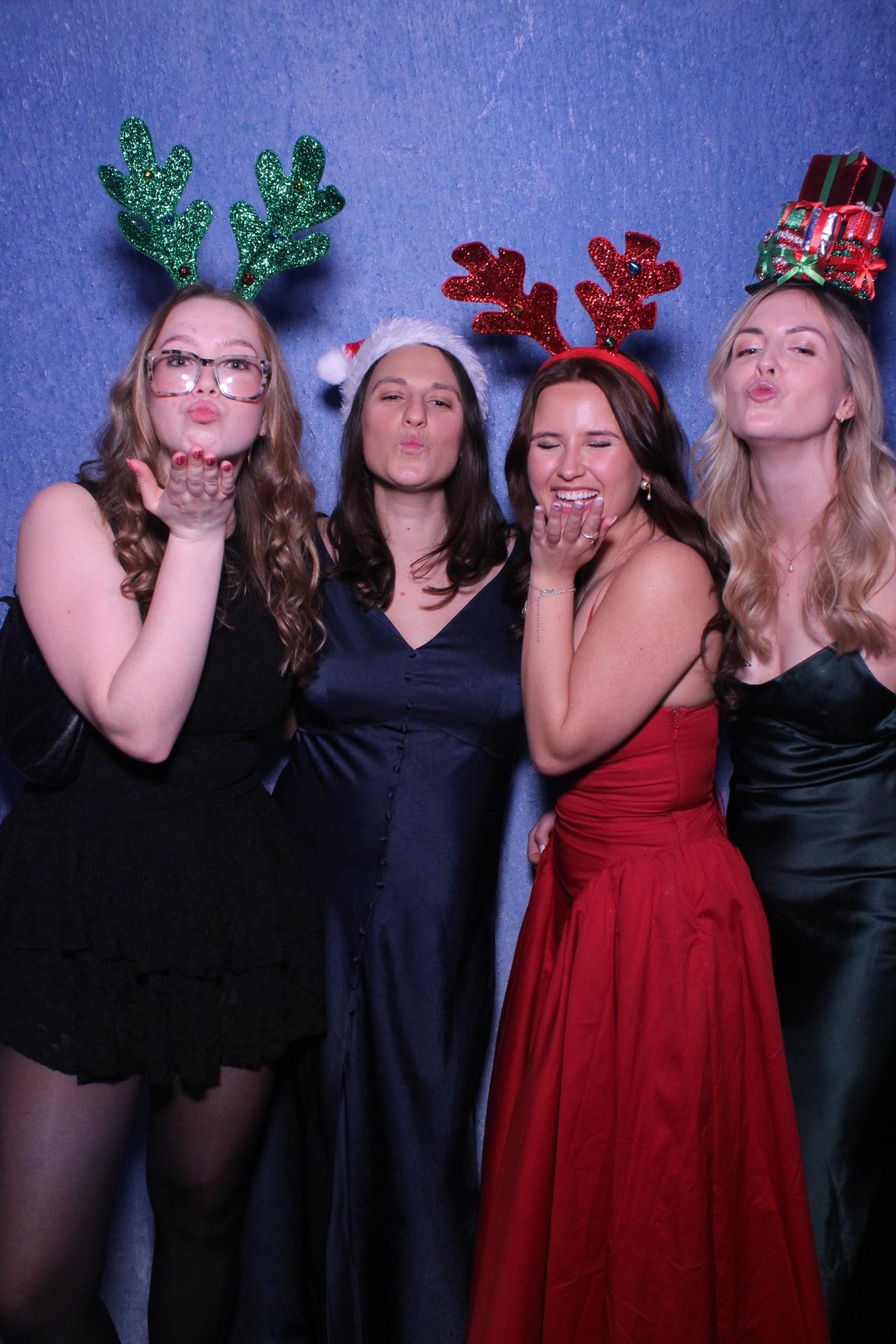 Freeths Christmas Party  | View more photos from the event at gallery.magicimages.uk/u/MagicImages/Freeths-Christmas-Party-0