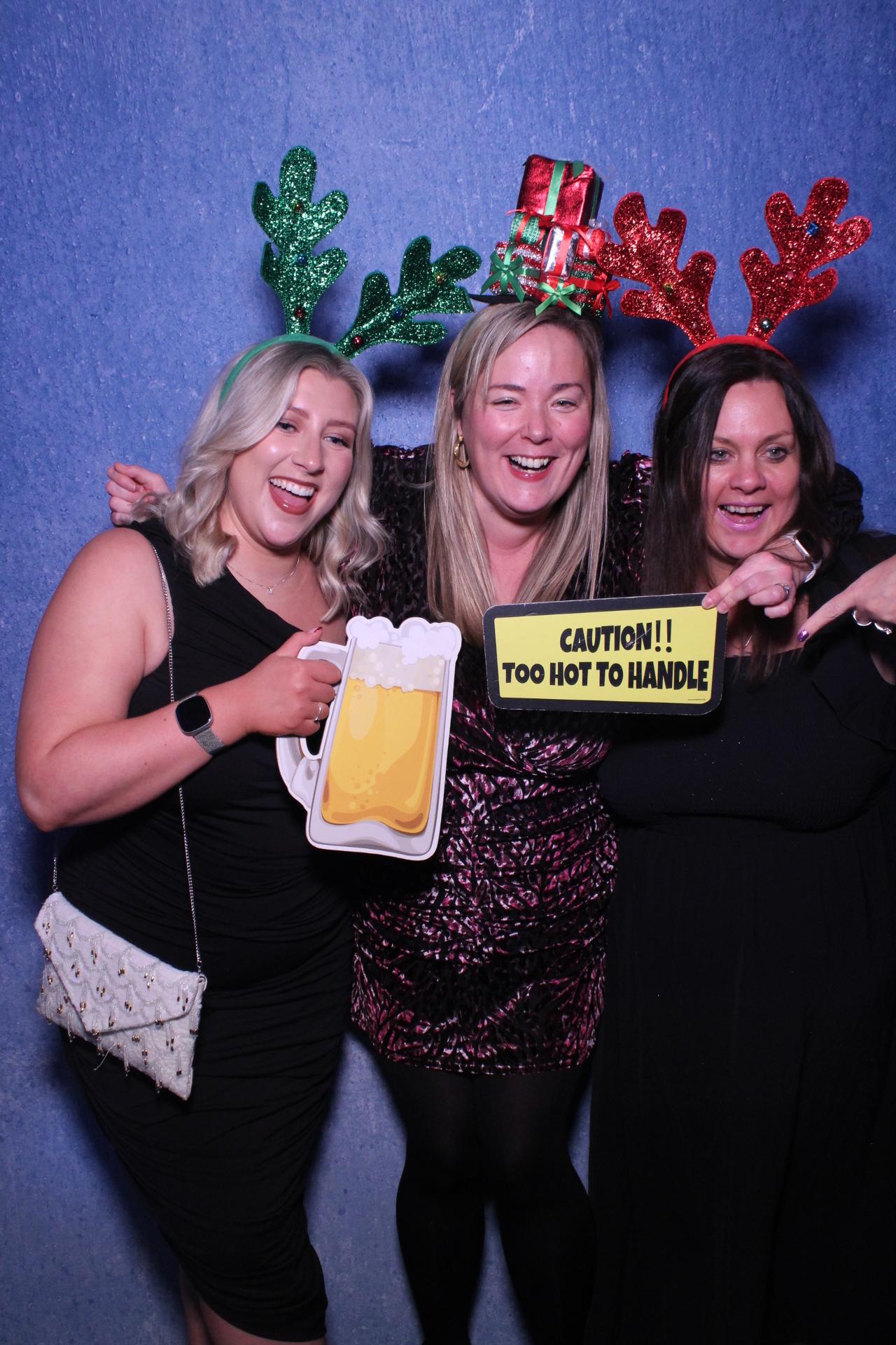 Freeths Christmas Party  | View more photos from the event at gallery.magicimages.uk/u/MagicImages/Freeths-Christmas-Party-0