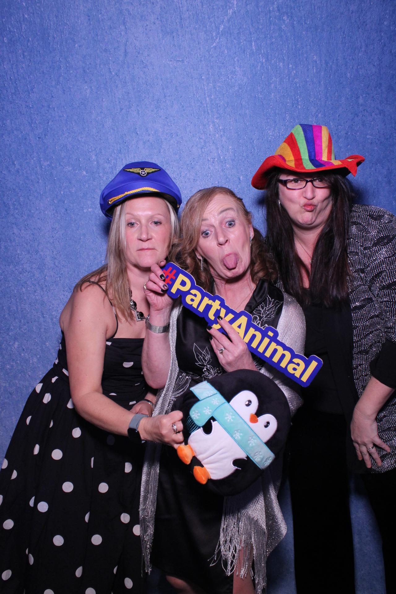 Freeths Christmas Party  | View more photos from the event at gallery.magicimages.uk/u/MagicImages/Freeths-Christmas-Party-0