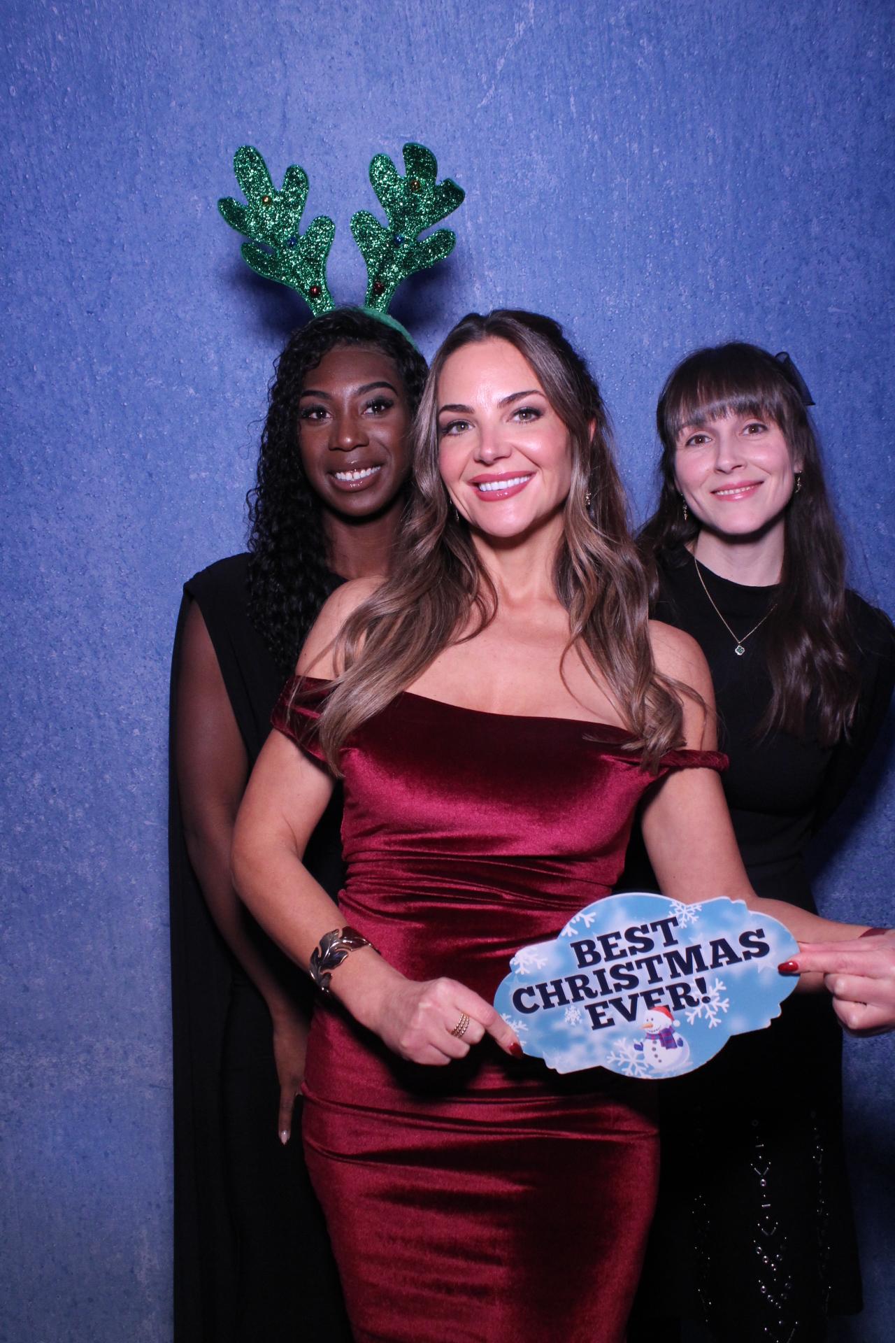 Freeths Christmas Party  | View more photos from the event at gallery.magicimages.uk/u/MagicImages/Freeths-Christmas-Party-0