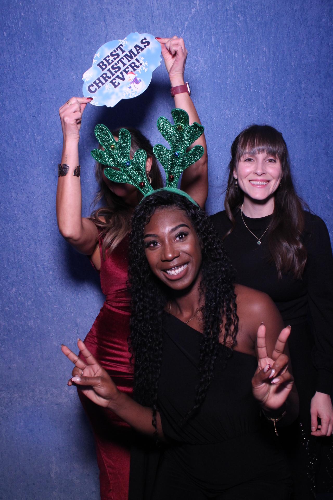 Freeths Christmas Party  | View more photos from the event at gallery.magicimages.uk/u/MagicImages/Freeths-Christmas-Party-0