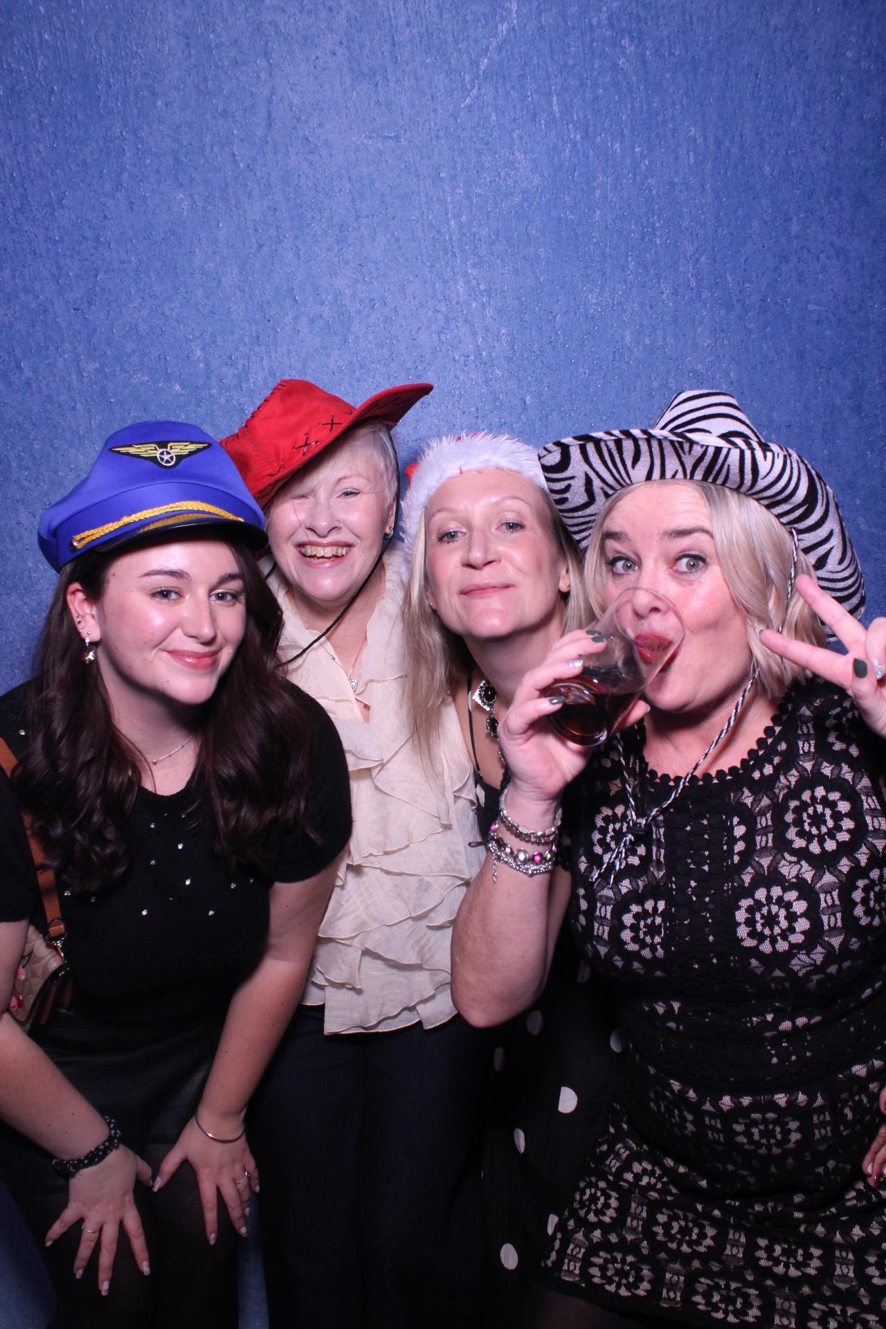 Freeths Christmas Party  | View more photos from the event at gallery.magicimages.uk/u/MagicImages/Freeths-Christmas-Party-0