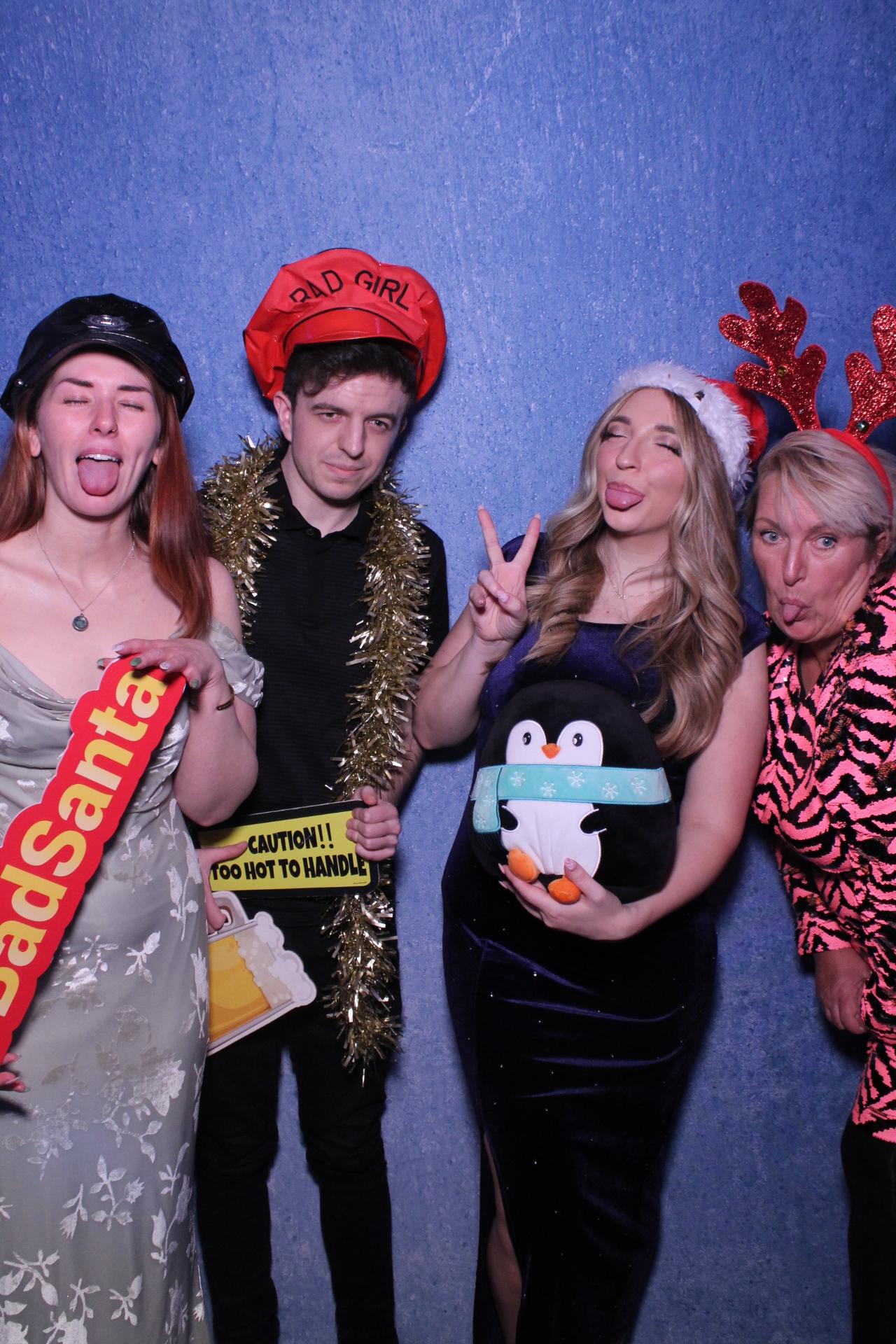 Freeths Christmas Party  | View more photos from the event at gallery.magicimages.uk/u/MagicImages/Freeths-Christmas-Party-0