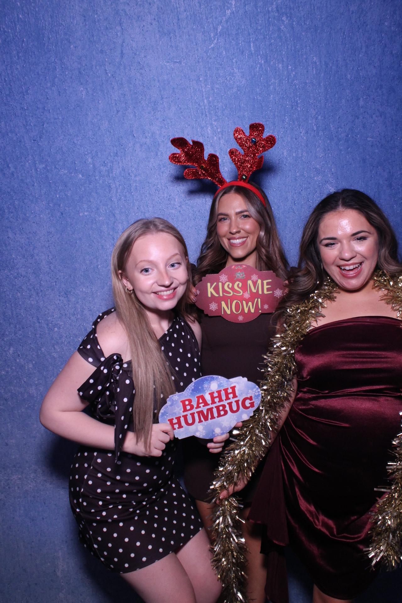 Freeths Christmas Party  | View more photos from the event at gallery.magicimages.uk/u/MagicImages/Freeths-Christmas-Party-0