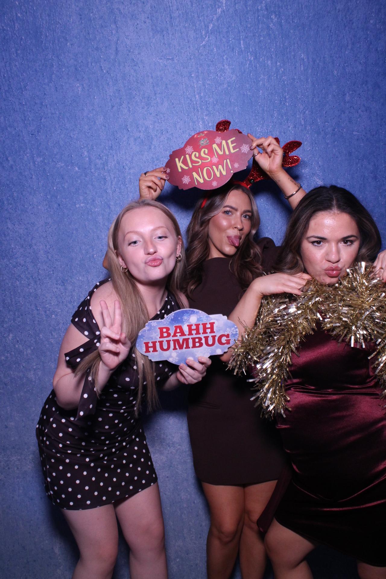 Freeths Christmas Party  | View more photos from the event at gallery.magicimages.uk/u/MagicImages/Freeths-Christmas-Party-0