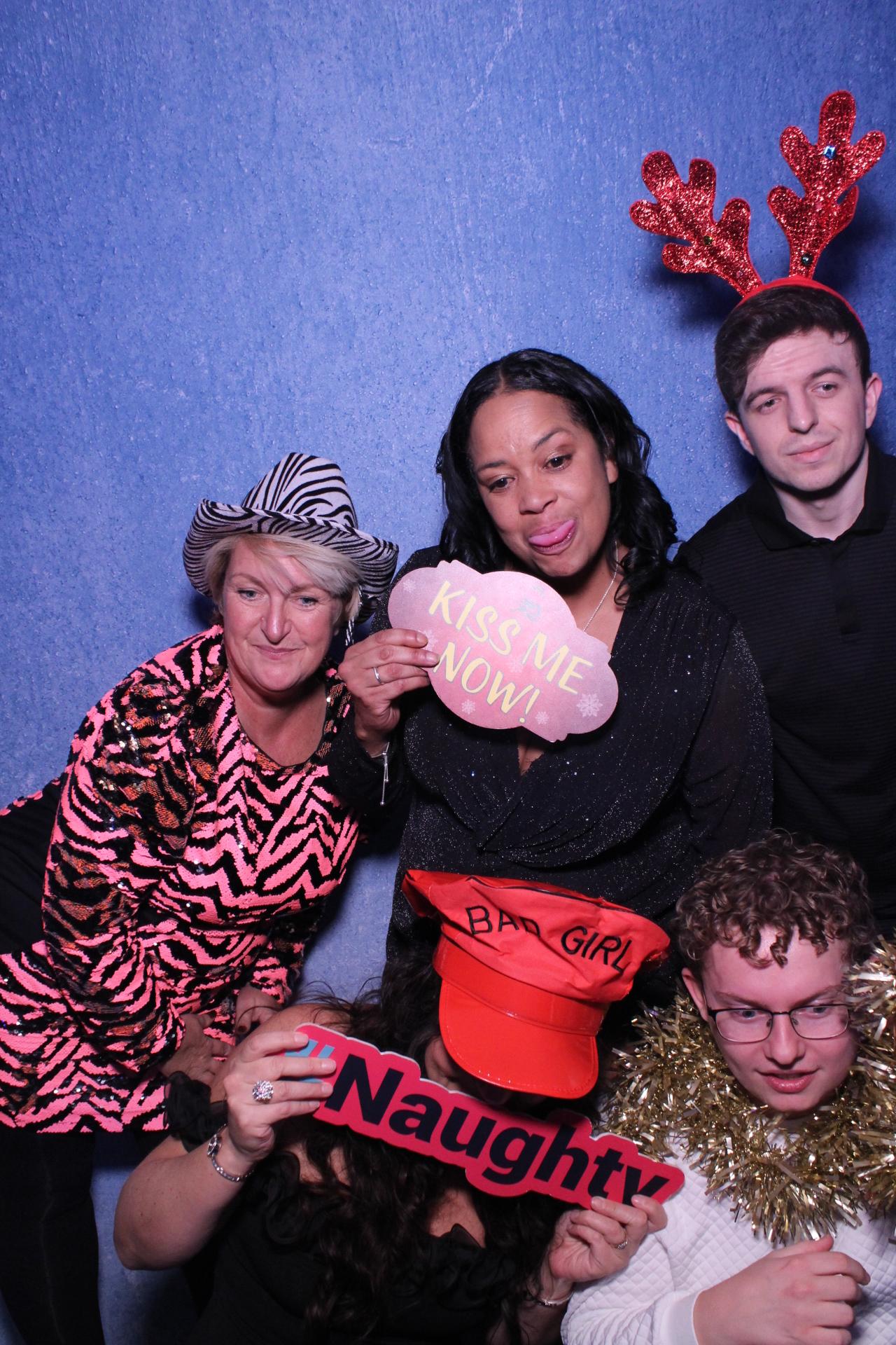 Freeths Christmas Party  | View more photos from the event at gallery.magicimages.uk/u/MagicImages/Freeths-Christmas-Party-0