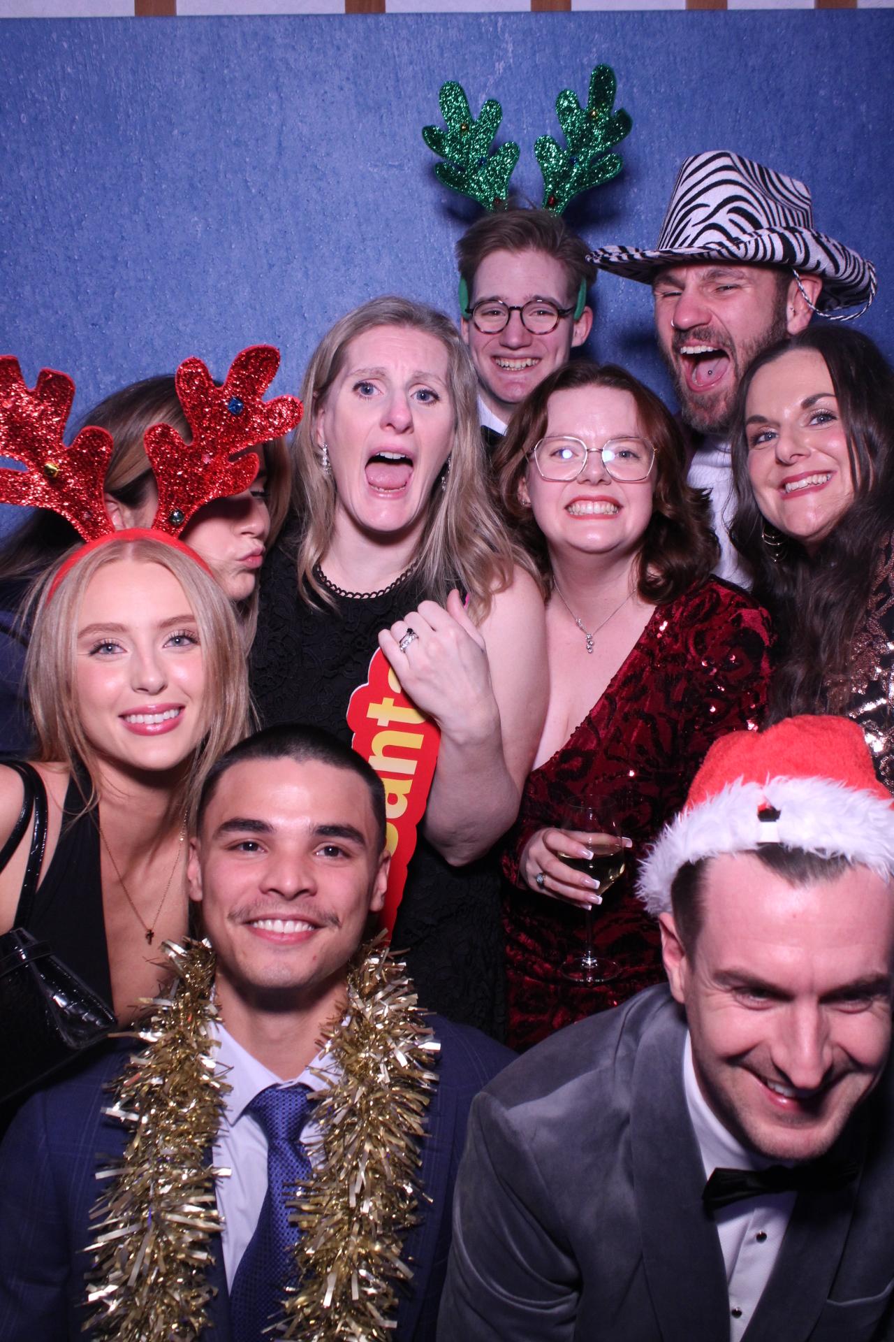 Freeths Christmas Party  | View more photos from the event at gallery.magicimages.uk/u/MagicImages/Freeths-Christmas-Party-0