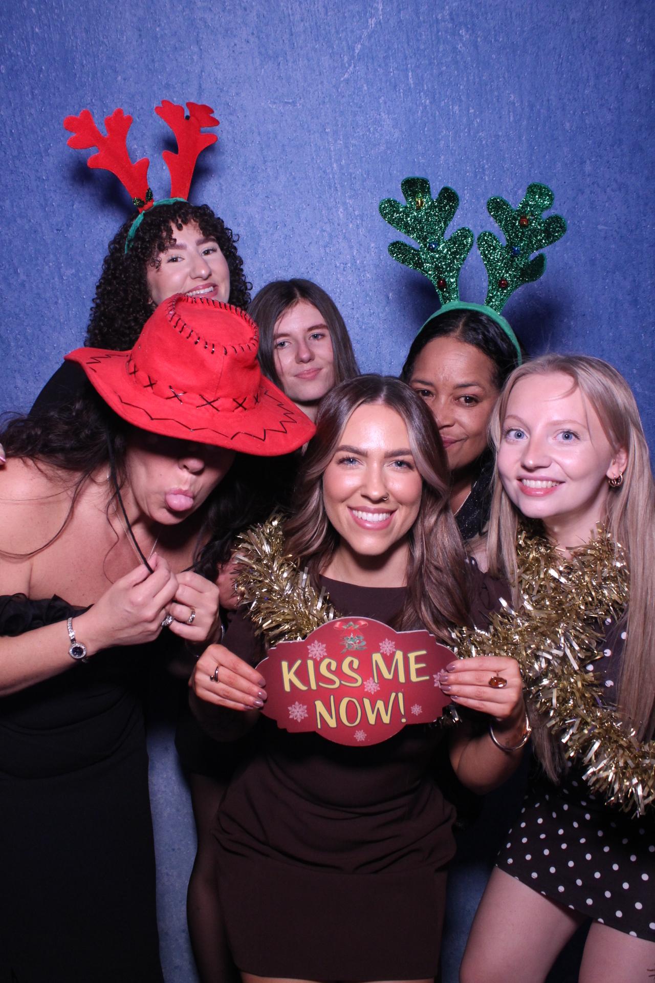 Freeths Christmas Party  | View more photos from the event at gallery.magicimages.uk/u/MagicImages/Freeths-Christmas-Party-0