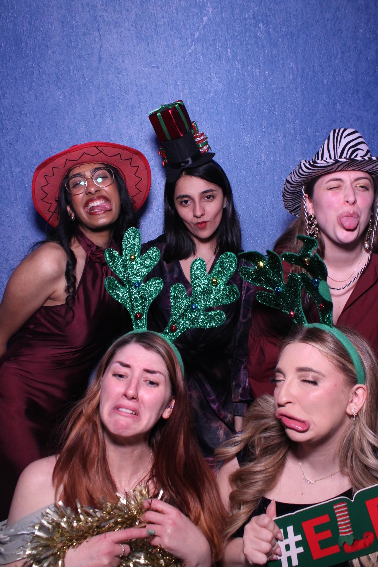 Freeths Christmas Party  | View more photos from the event at gallery.magicimages.uk/u/MagicImages/Freeths-Christmas-Party-0