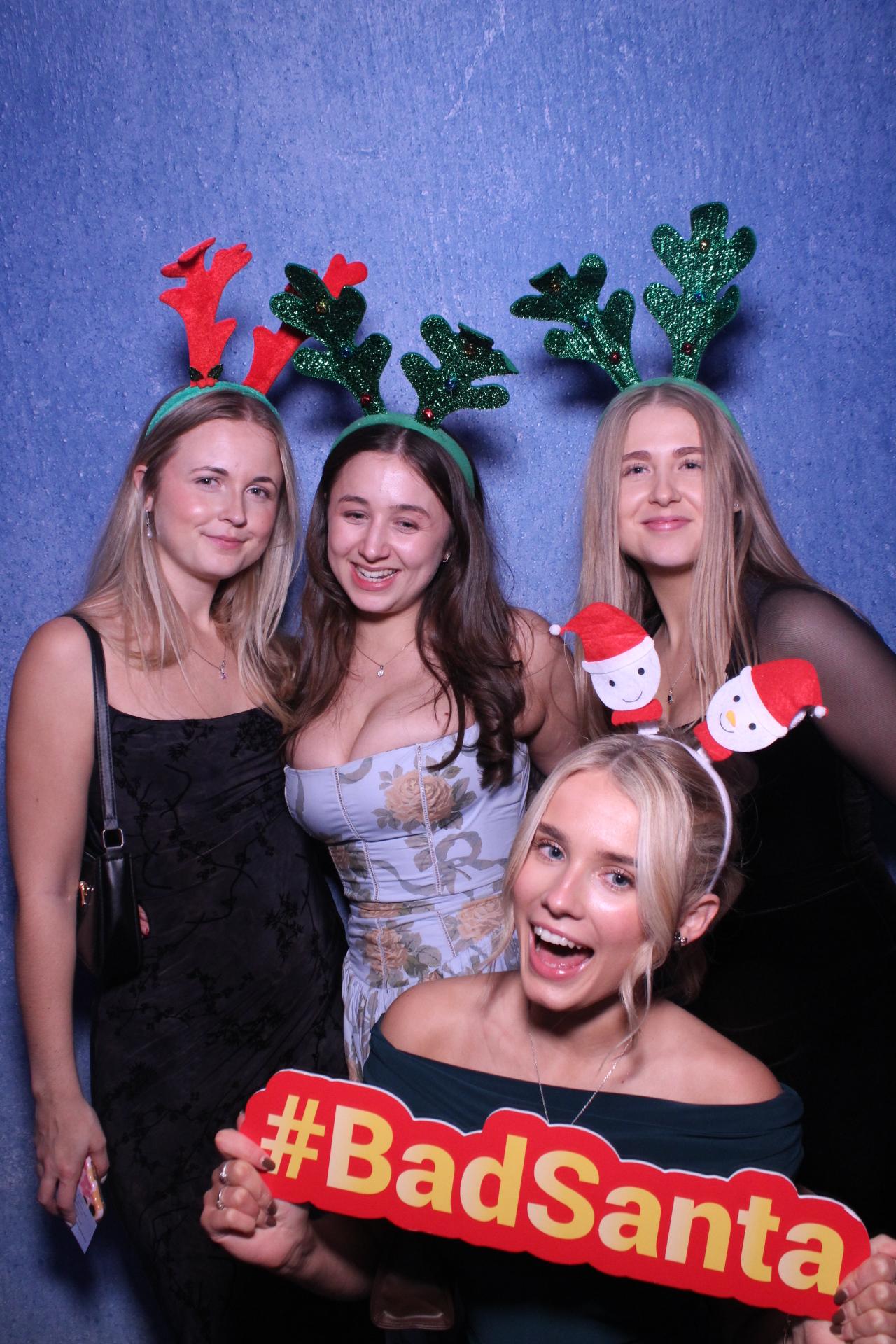 Freeths Christmas Party  | View more photos from the event at gallery.magicimages.uk/u/MagicImages/Freeths-Christmas-Party-0