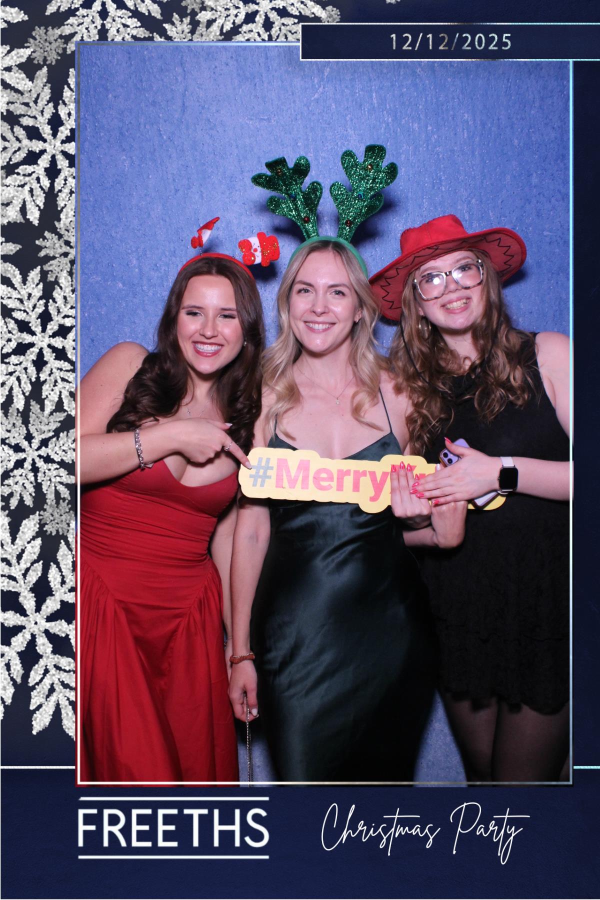 Freeths Christmas Party  | View more photos from the event at gallery.magicimages.uk/u/MagicImages/Freeths-Christmas-Party-0