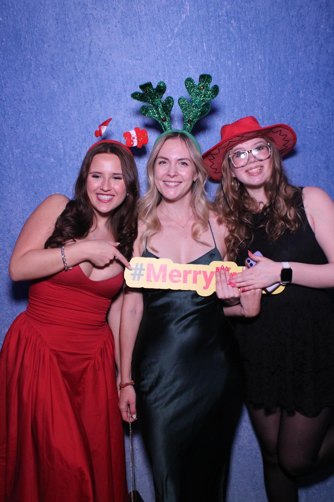 Freeths Christmas Party  | View more photos from the event at gallery.magicimages.uk/u/MagicImages/Freeths-Christmas-Party-0