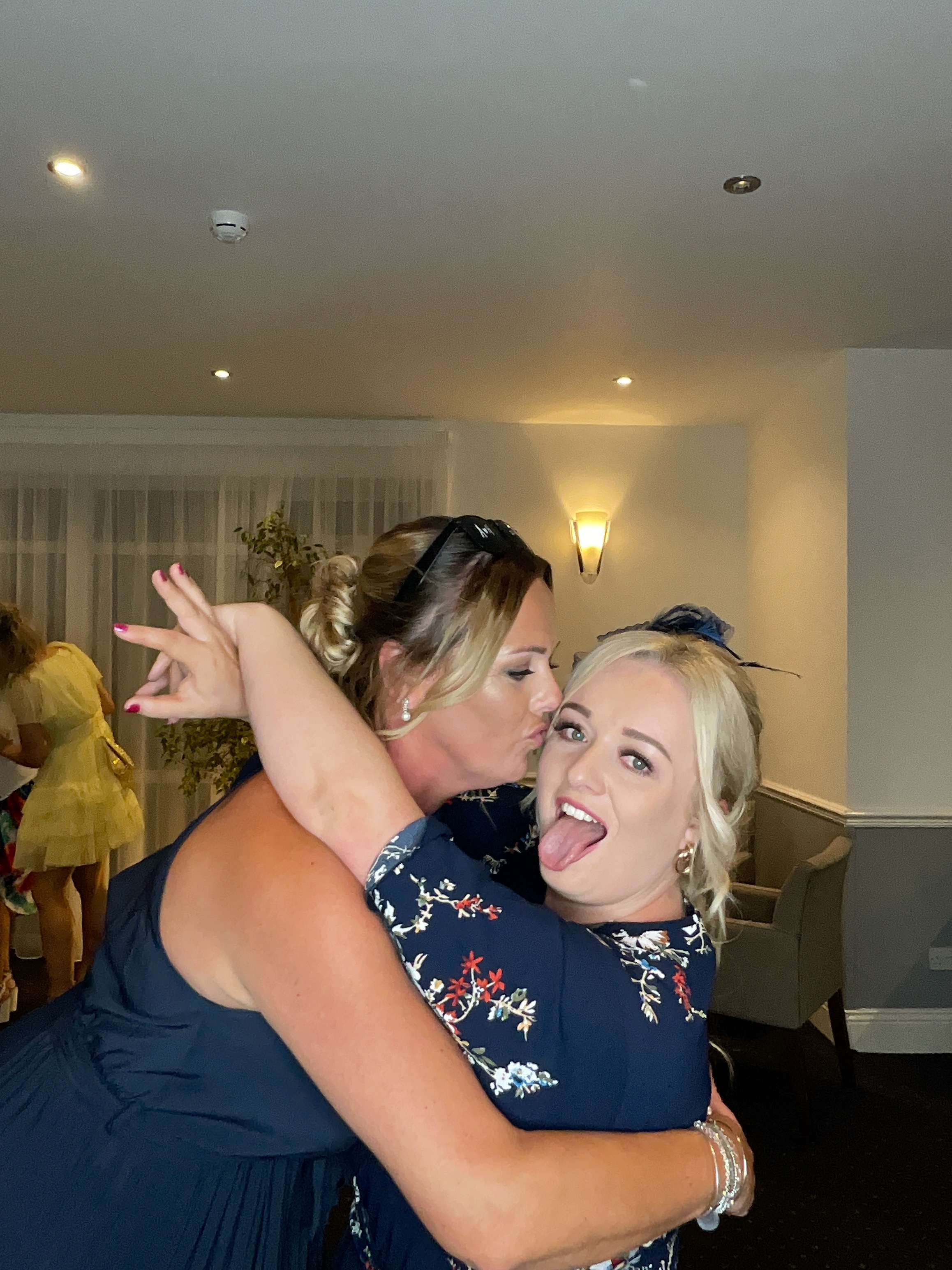 Hannah & Alex  | View more photos from the event at gallery.magicimages.uk/u/MagicImages/Hannah-Alex