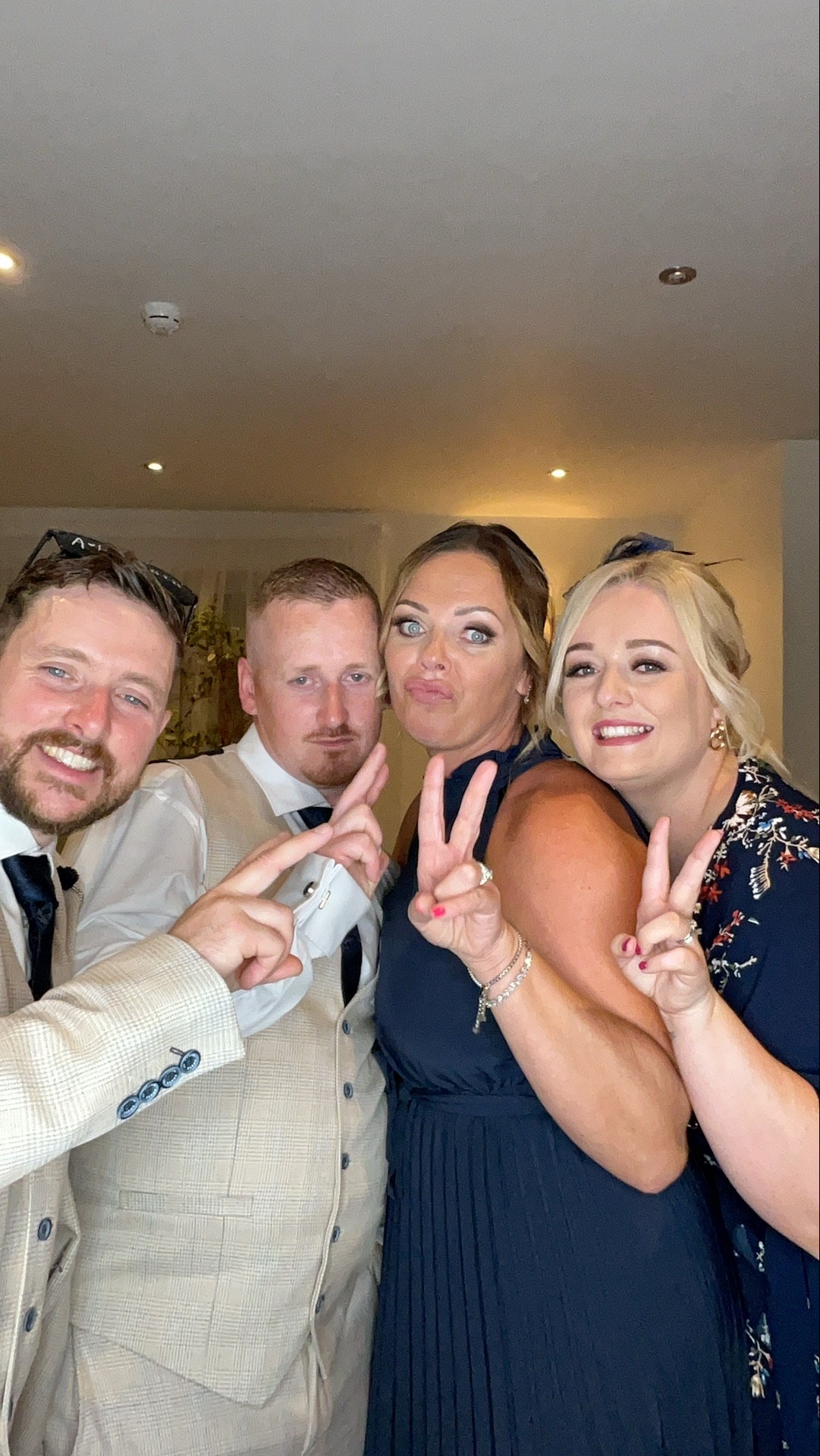 Hannah & Alex  | View more photos from the event at gallery.magicimages.uk/u/MagicImages/Hannah-Alex