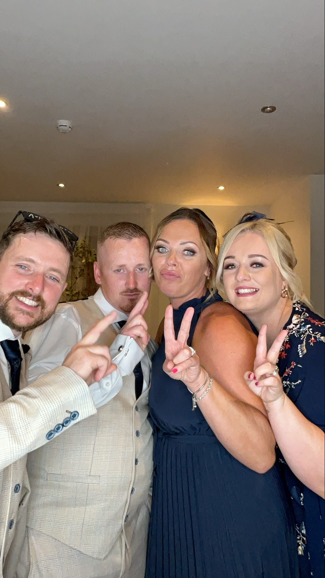 Hannah & Alex  | View more photos from the event at gallery.magicimages.uk/u/MagicImages/Hannah-Alex