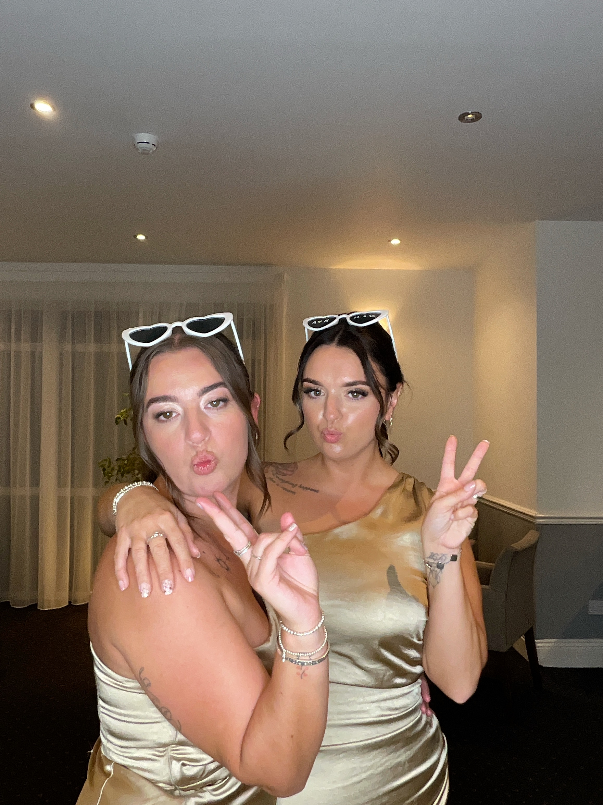 Hannah & Alex  | View more photos from the event at gallery.magicimages.uk/u/MagicImages/Hannah-Alex