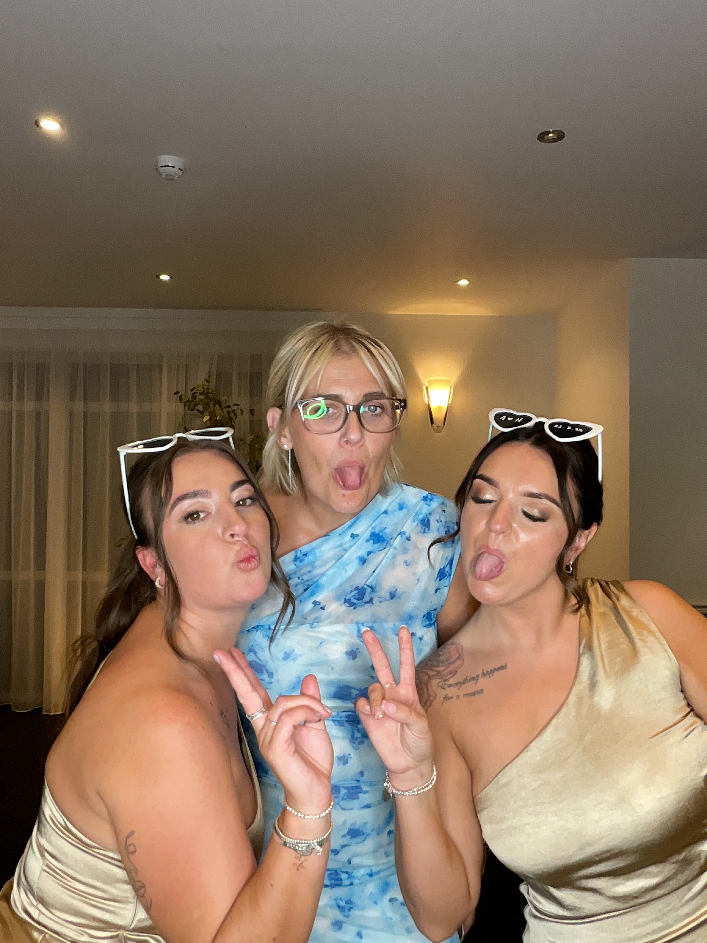 Hannah & Alex  | View more photos from the event at gallery.magicimages.uk/u/MagicImages/Hannah-Alex