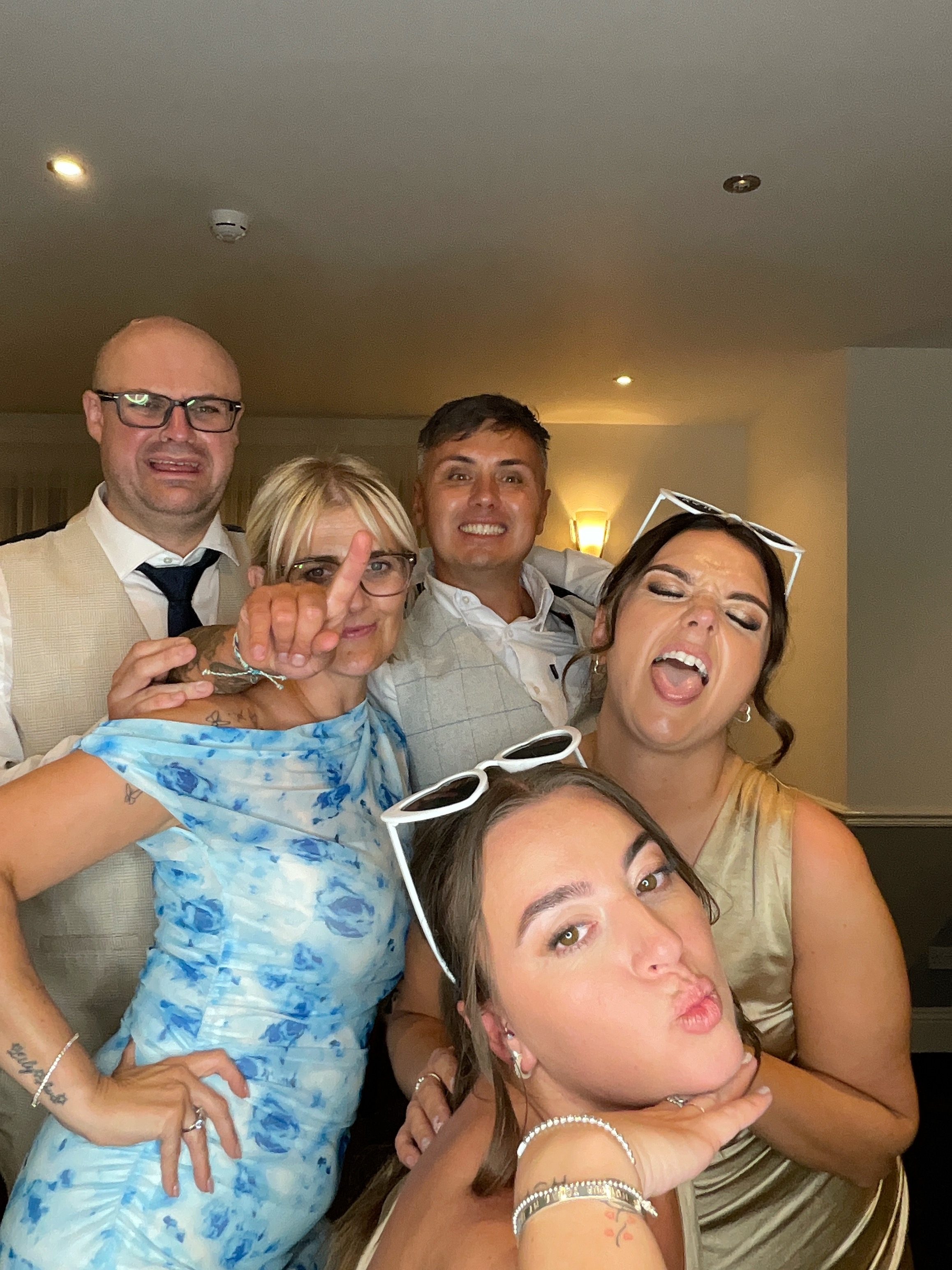 Hannah & Alex  | View more photos from the event at gallery.magicimages.uk/u/MagicImages/Hannah-Alex