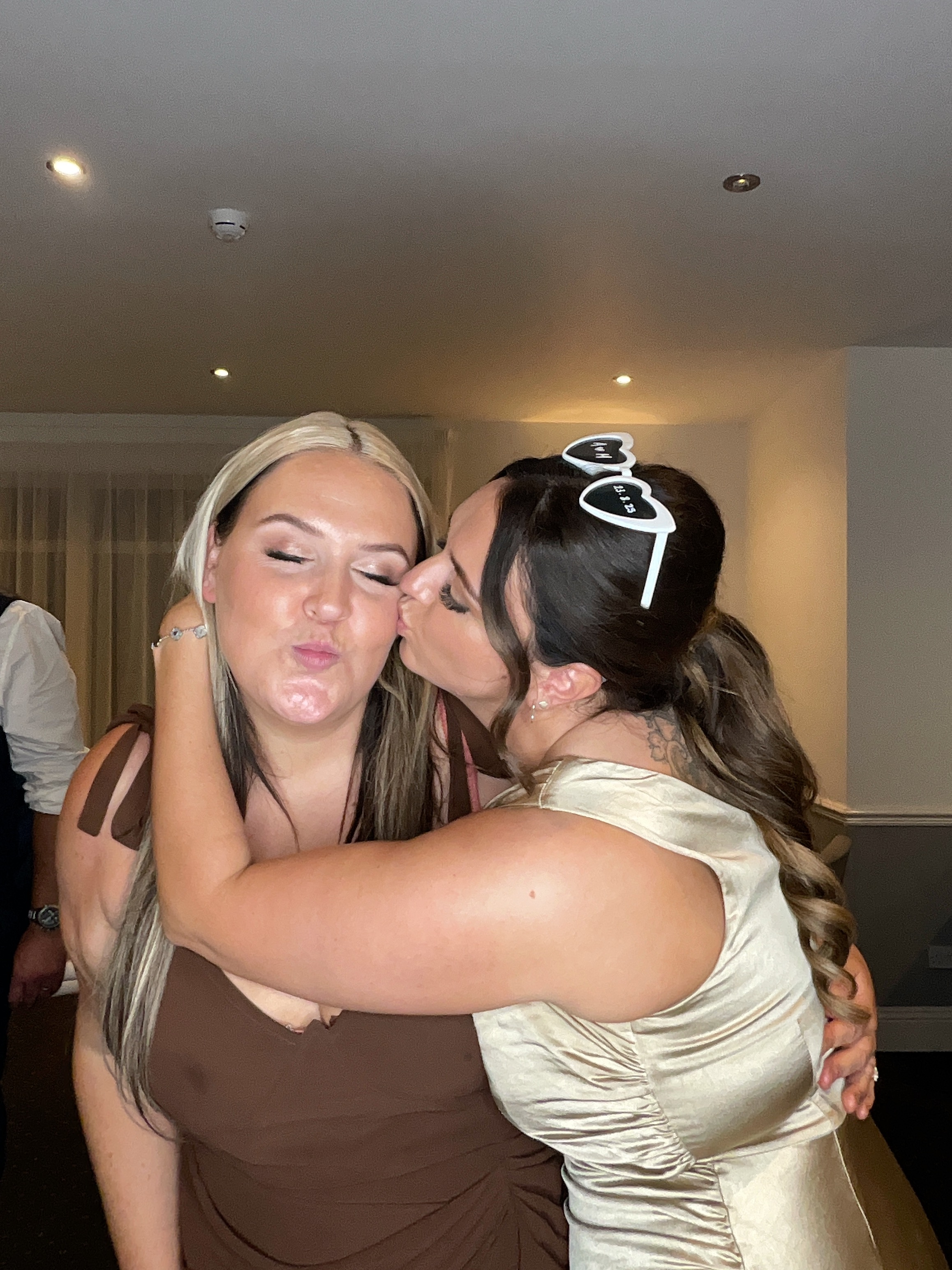 Hannah & Alex  | View more photos from the event at gallery.magicimages.uk/u/MagicImages/Hannah-Alex