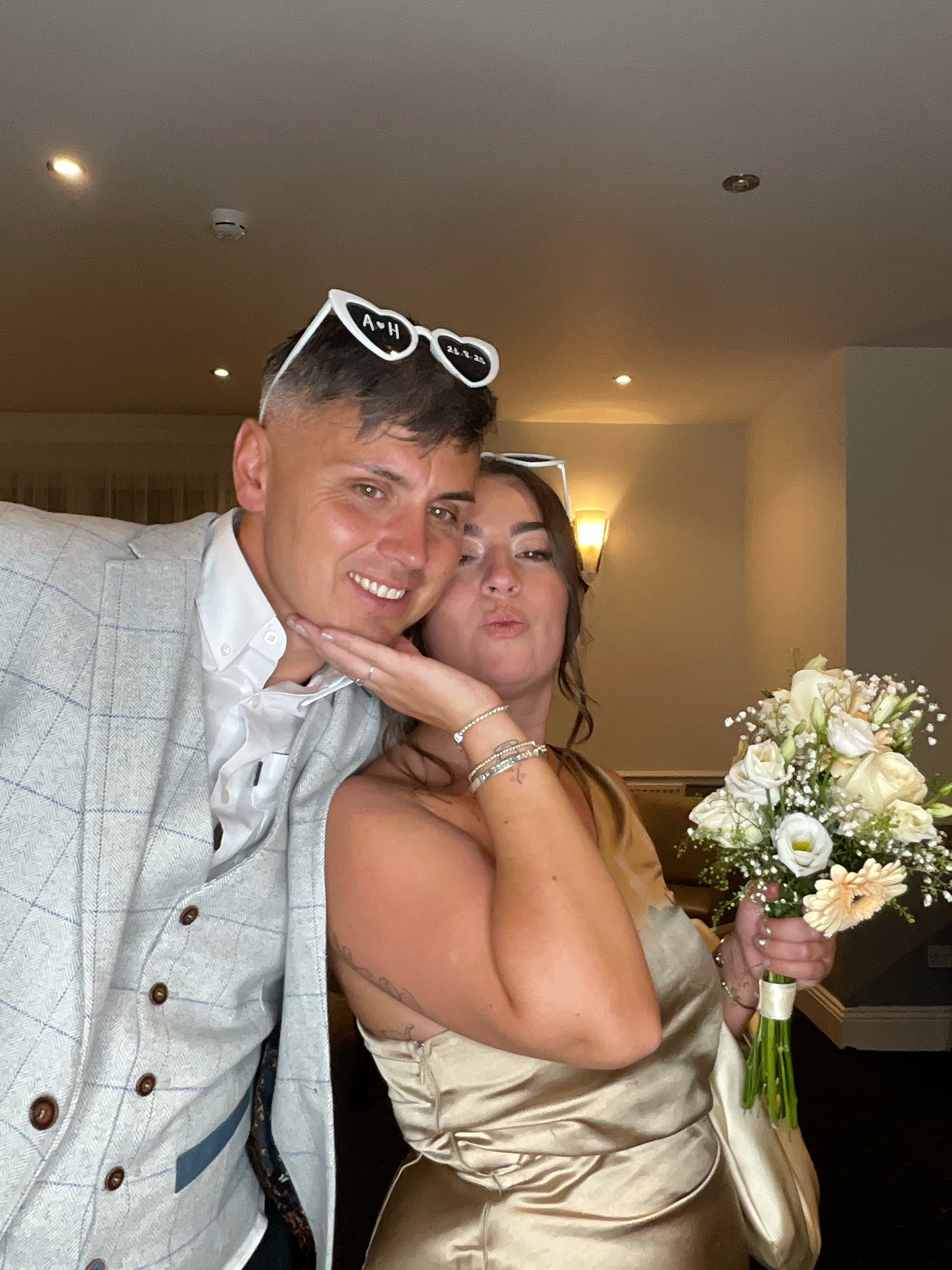 Hannah & Alex  | View more photos from the event at gallery.magicimages.uk/u/MagicImages/Hannah-Alex