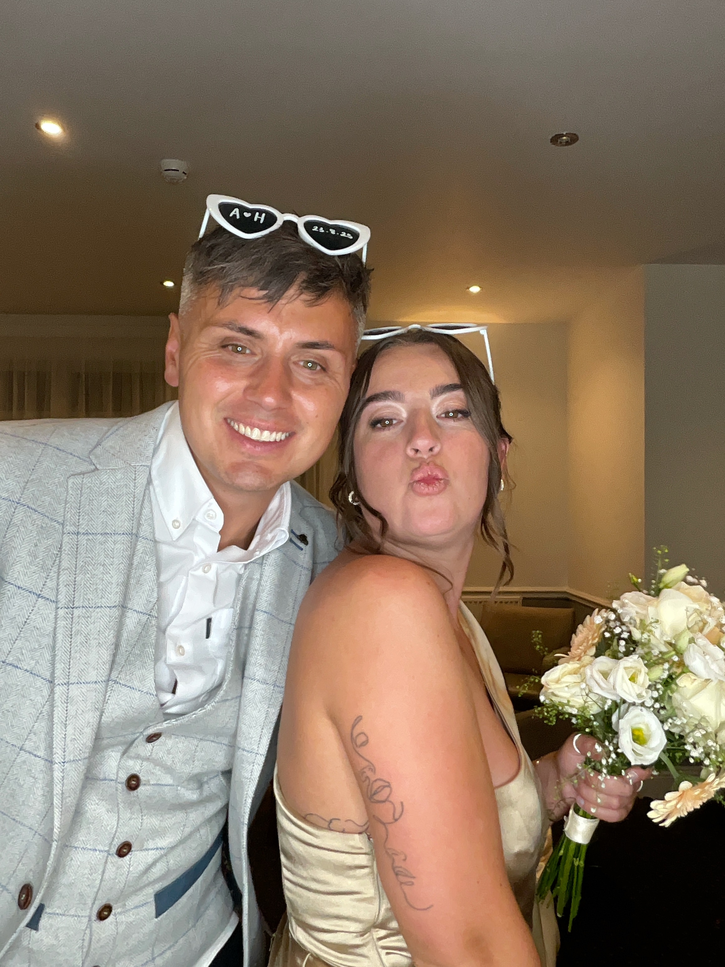 Hannah & Alex  | View more photos from the event at gallery.magicimages.uk/u/MagicImages/Hannah-Alex