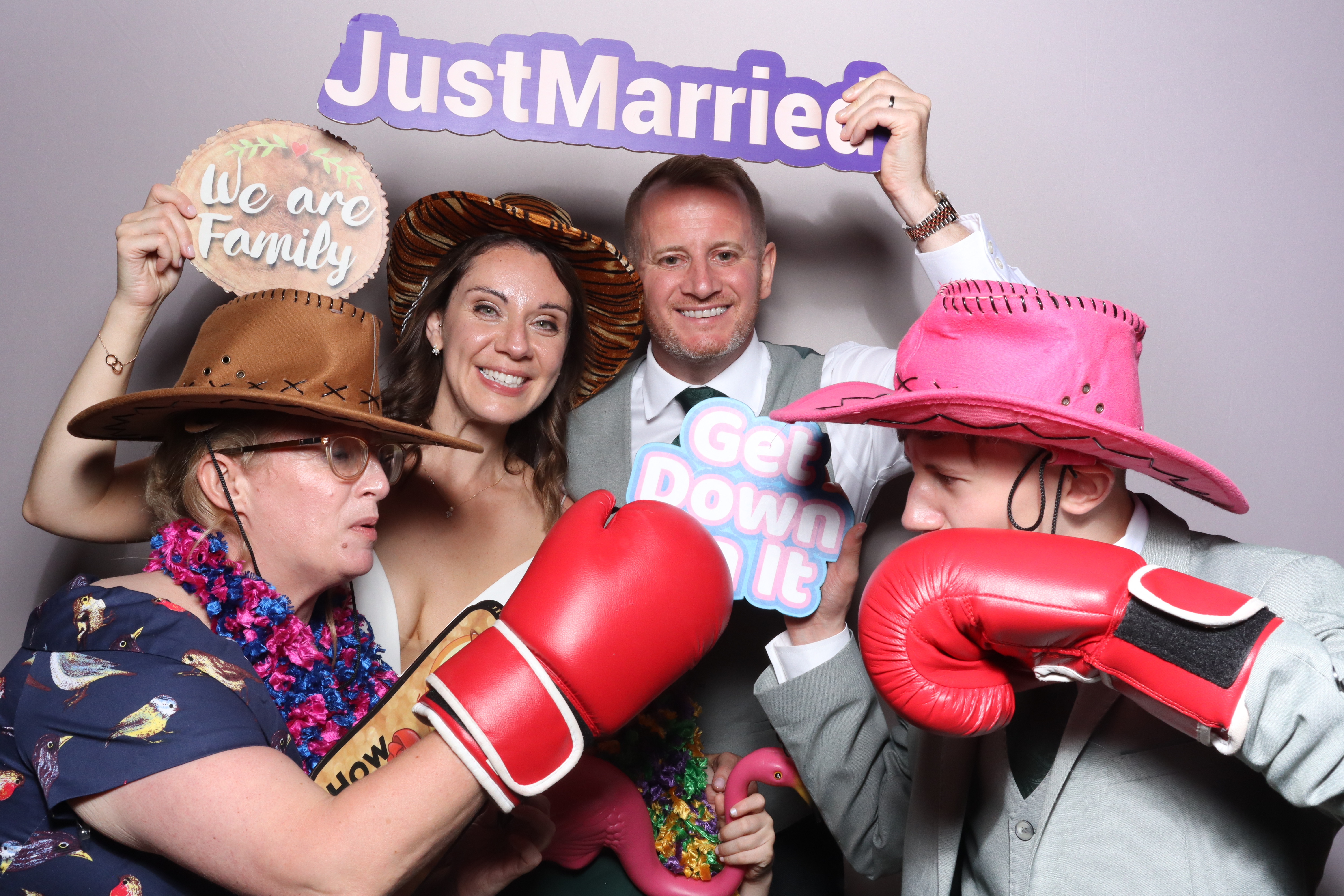 Ian & Marie  | View more photos from the event at gallery.magicimages.uk/u/MagicImages/Ian-Marie