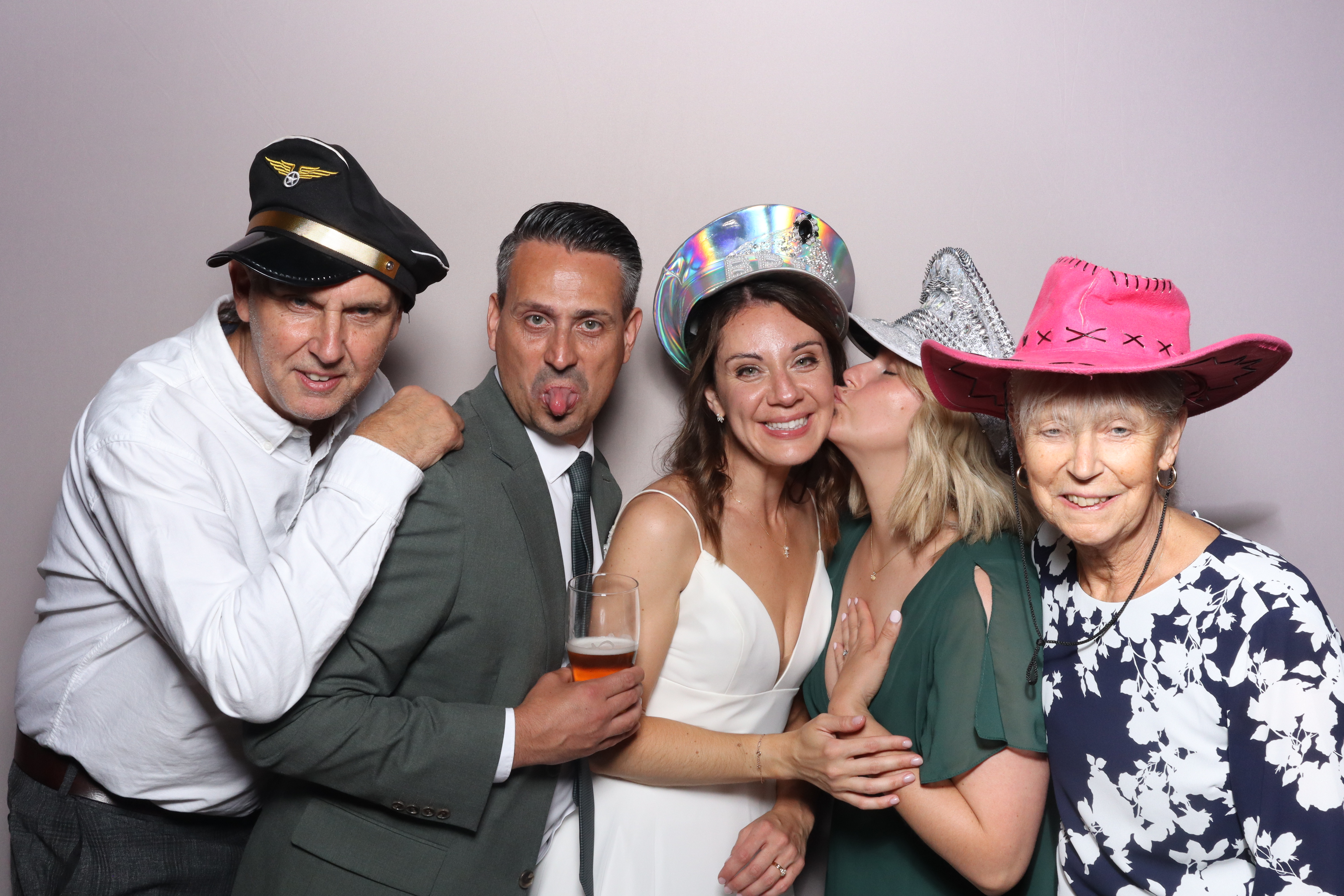 Ian & Marie  | View more photos from the event at gallery.magicimages.uk/u/MagicImages/Ian-Marie