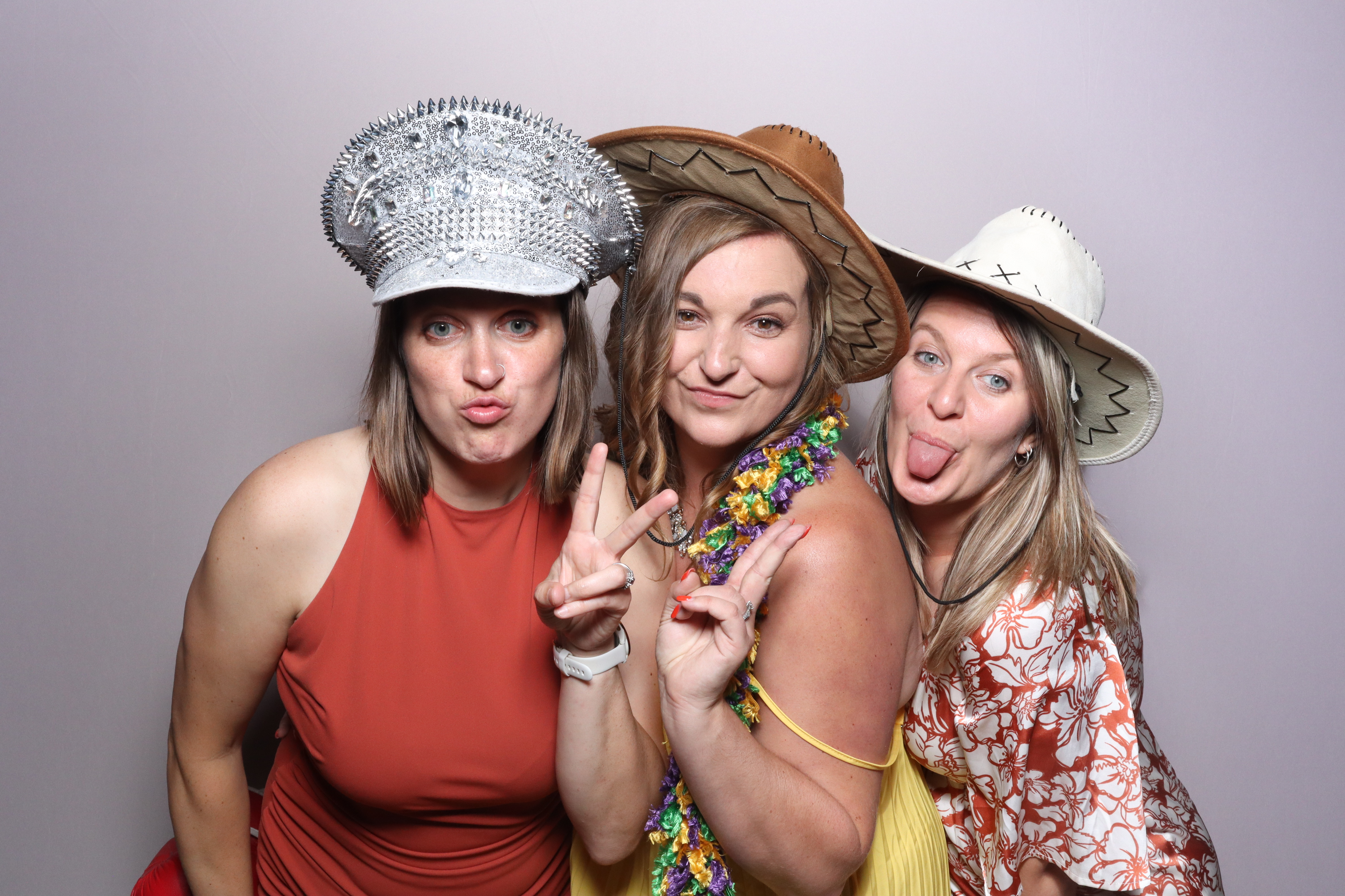 Ian & Marie  | View more photos from the event at gallery.magicimages.uk/u/MagicImages/Ian-Marie