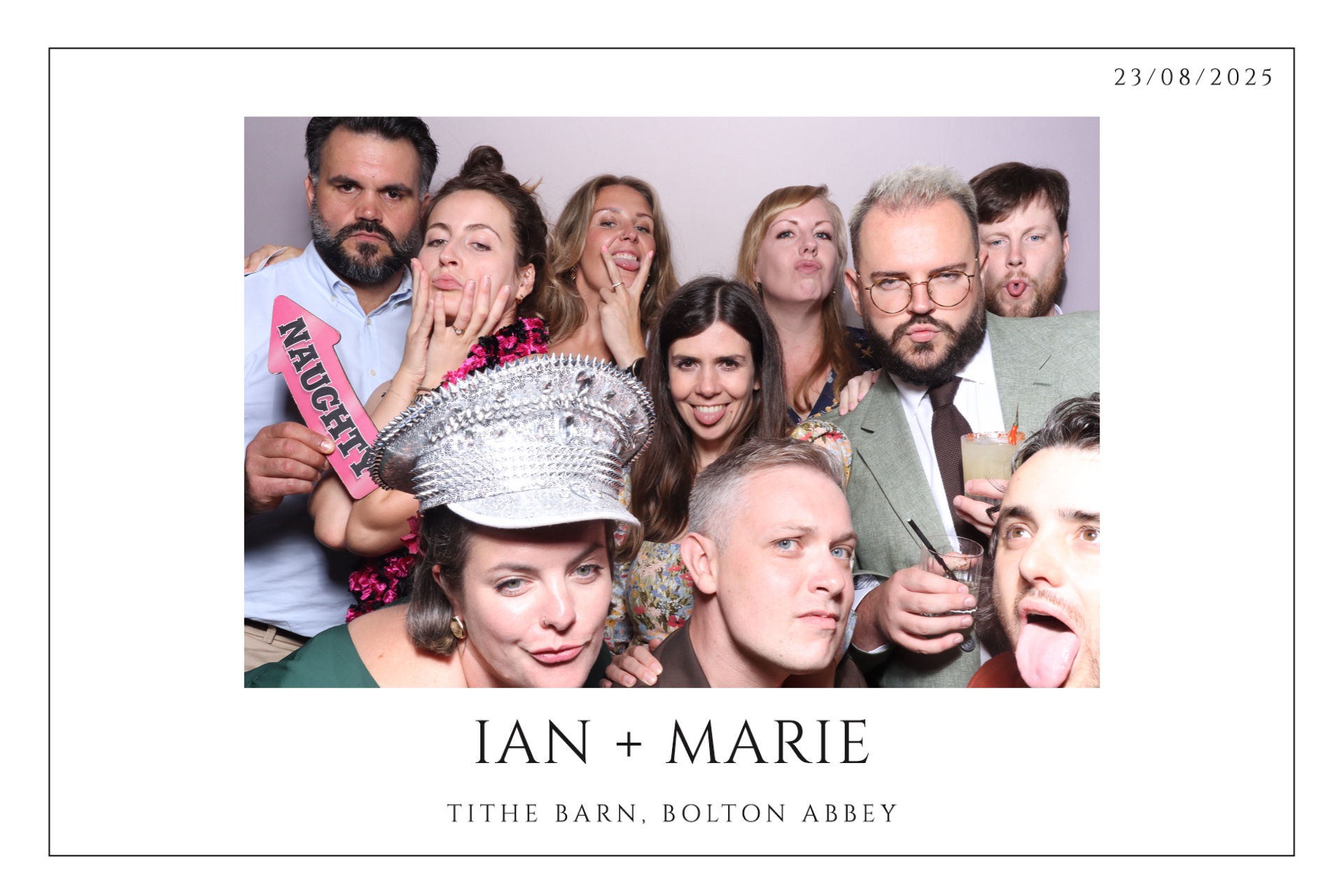 Ian & Marie  | View more photos from the event at gallery.magicimages.uk/u/MagicImages/Ian-Marie