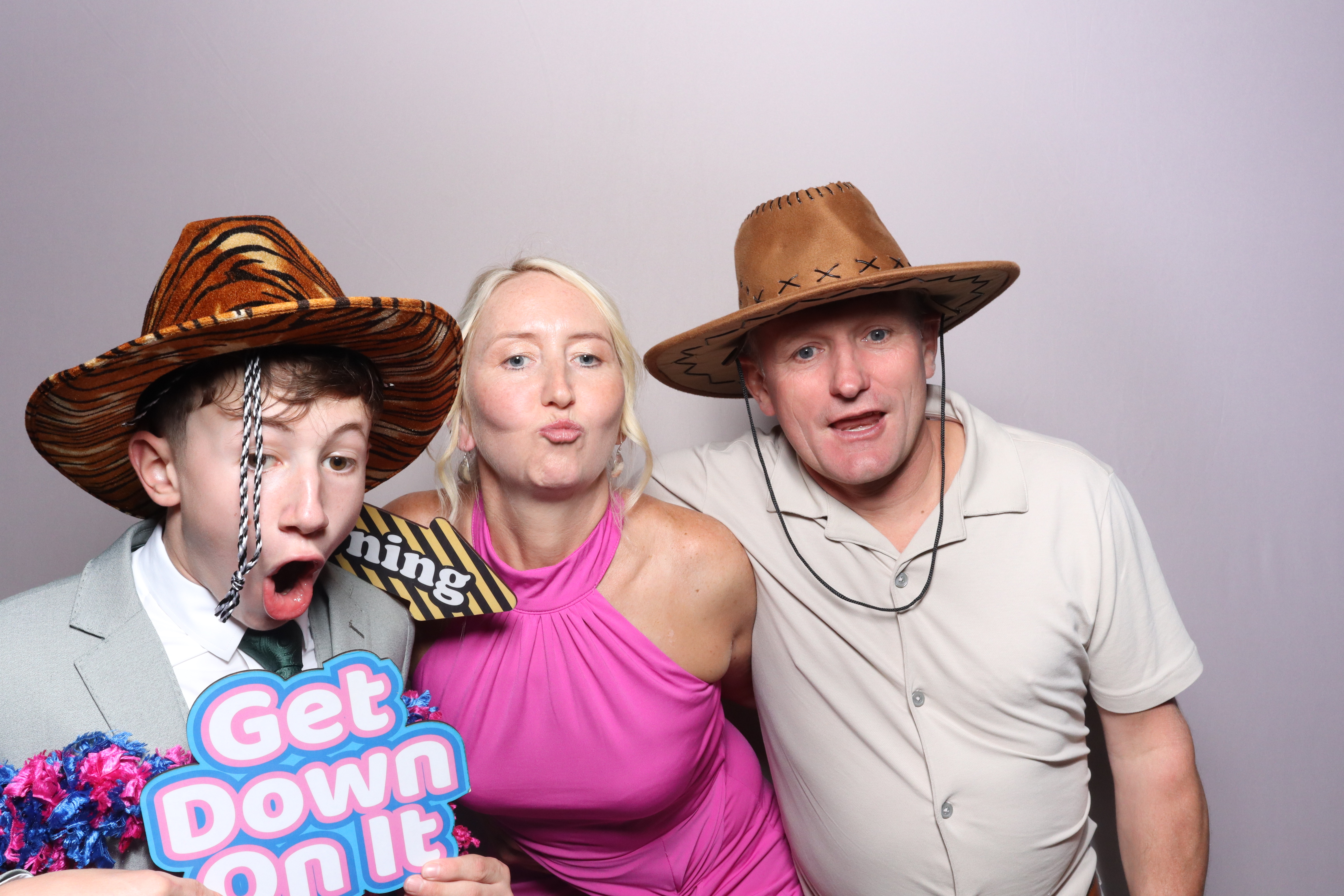 Ian & Marie  | View more photos from the event at gallery.magicimages.uk/u/MagicImages/Ian-Marie