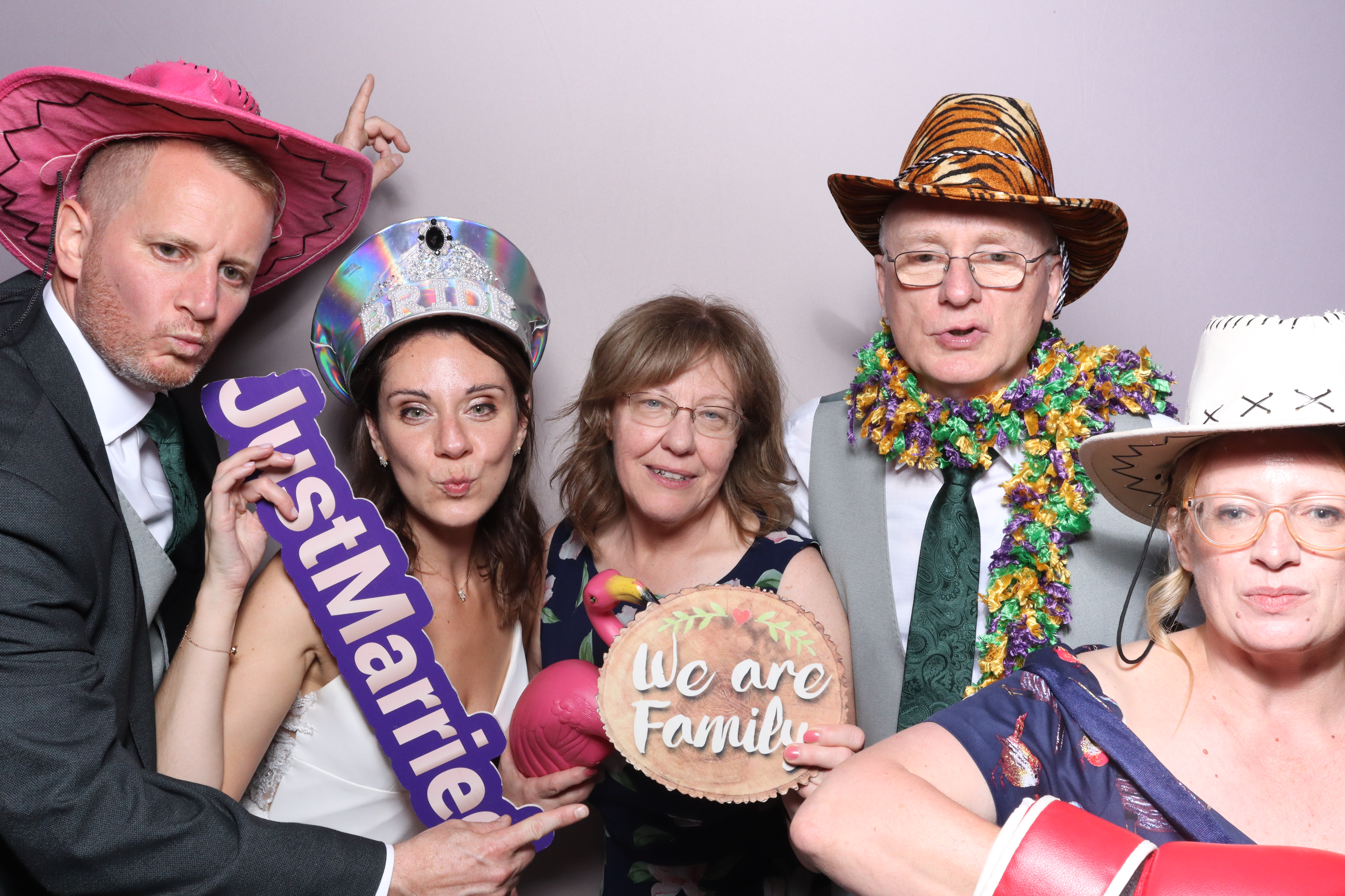 Ian & Marie  | View more photos from the event at gallery.magicimages.uk/u/MagicImages/Ian-Marie