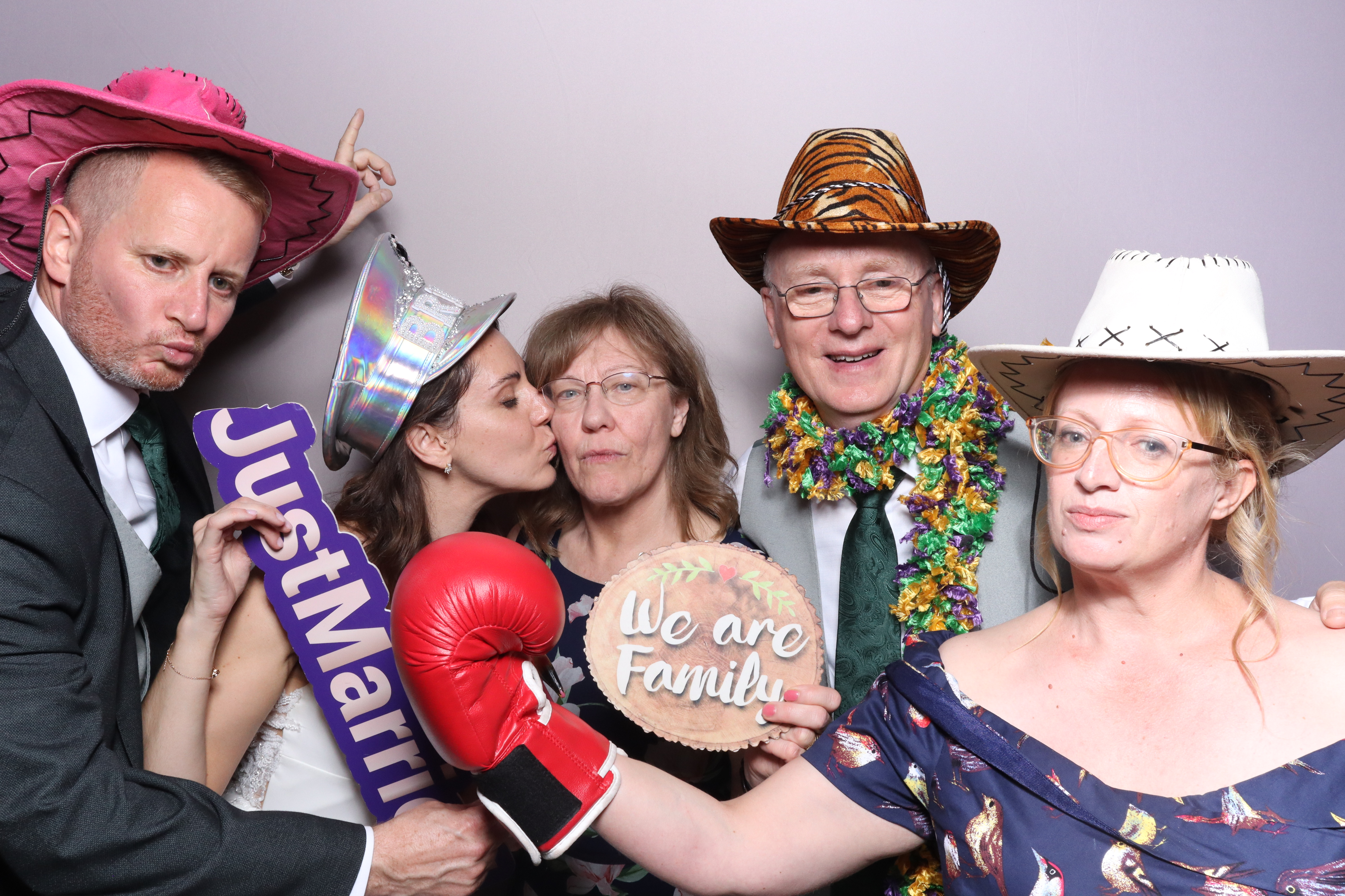 Ian & Marie  | View more photos from the event at gallery.magicimages.uk/u/MagicImages/Ian-Marie