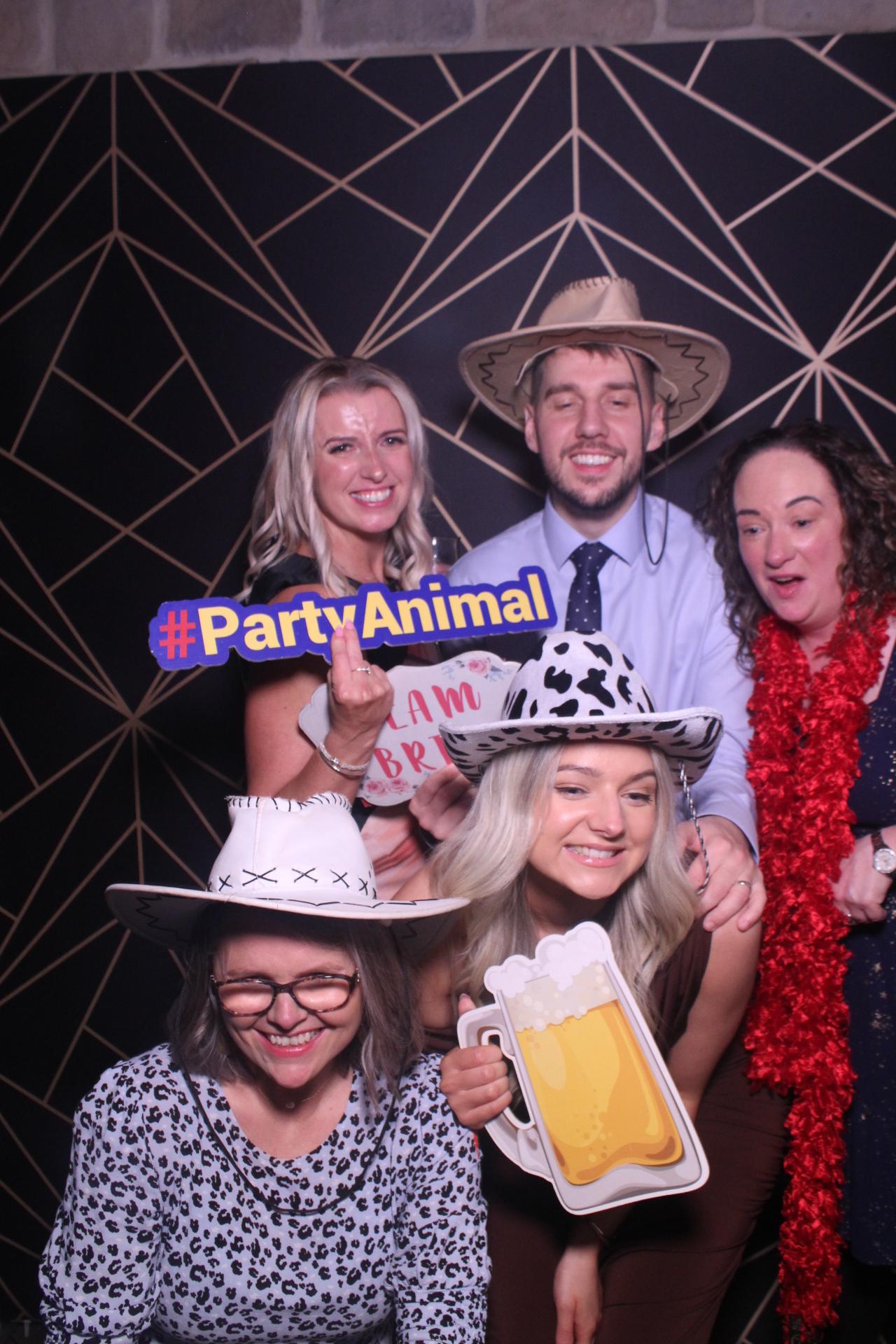 Jay & Laura  | View more photos from the event at gallery.magicimages.uk/u/MagicImages/Jay-Laura