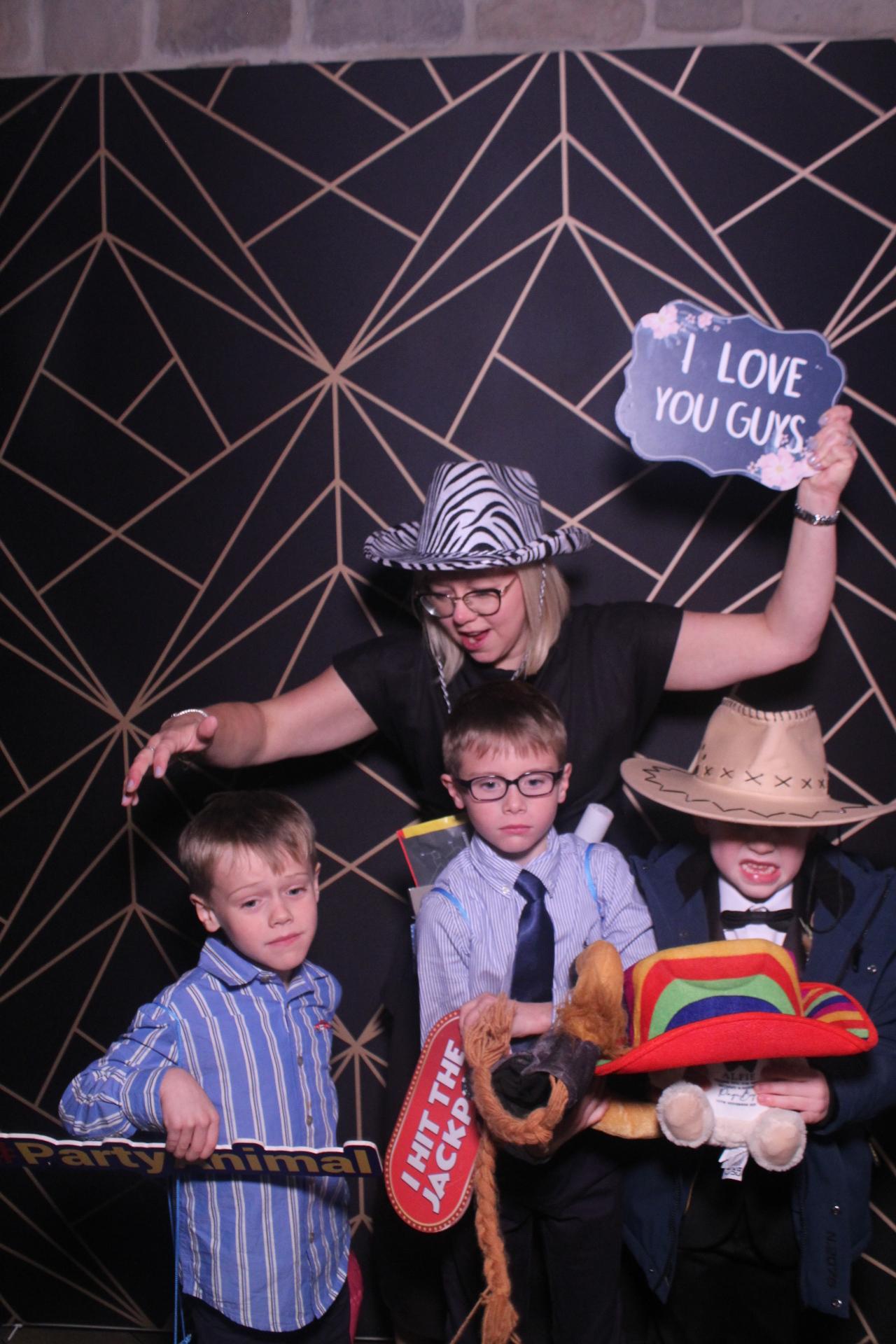 Jay & Laura  | View more photos from the event at gallery.magicimages.uk/u/MagicImages/Jay-Laura