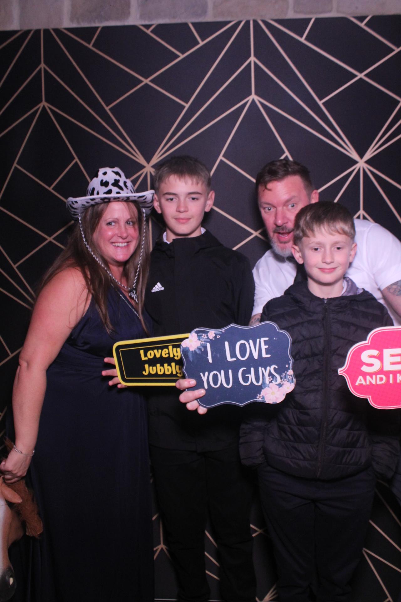 Jay & Laura  | View more photos from the event at gallery.magicimages.uk/u/MagicImages/Jay-Laura