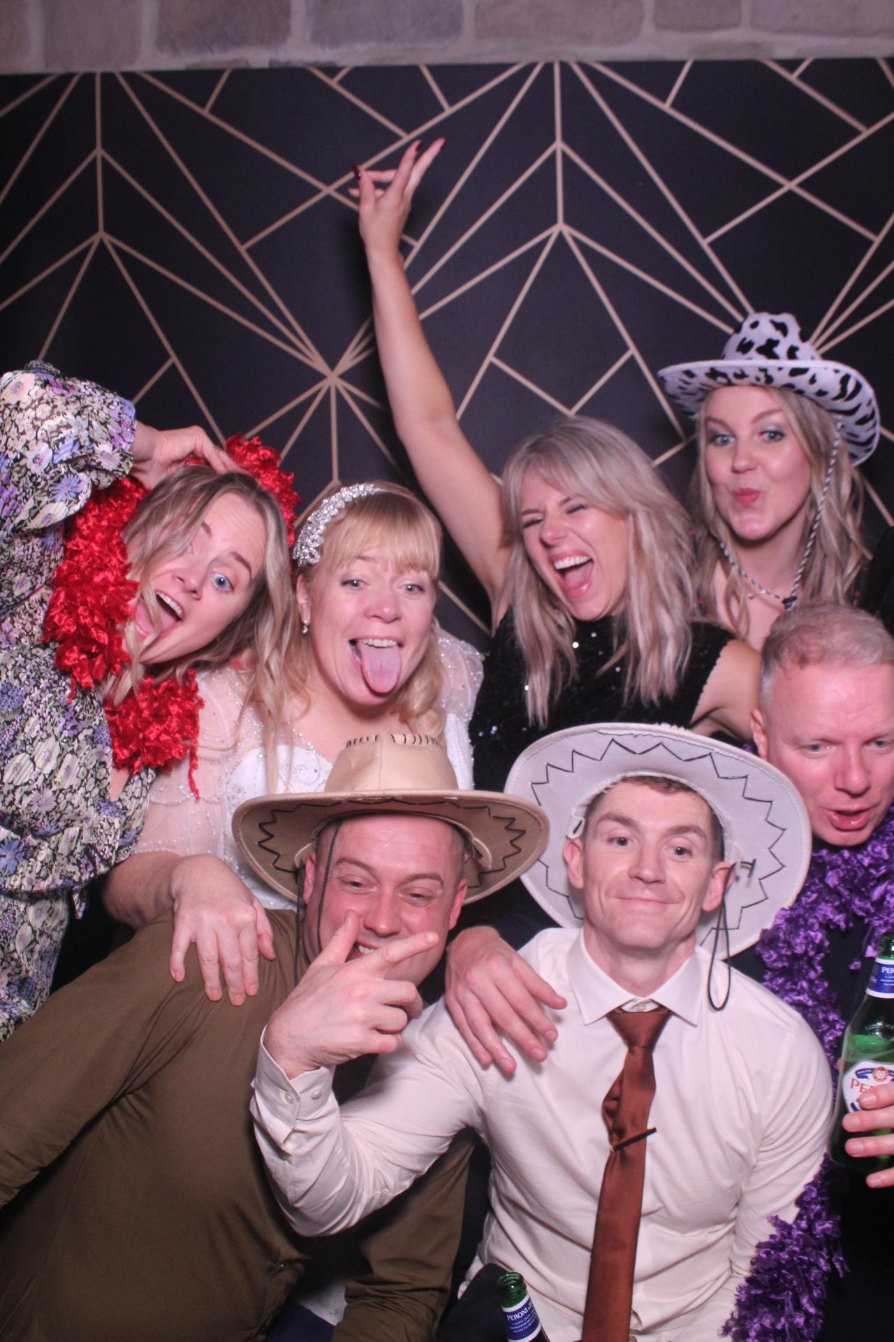 Jay & Laura  | View more photos from the event at gallery.magicimages.uk/u/MagicImages/Jay-Laura