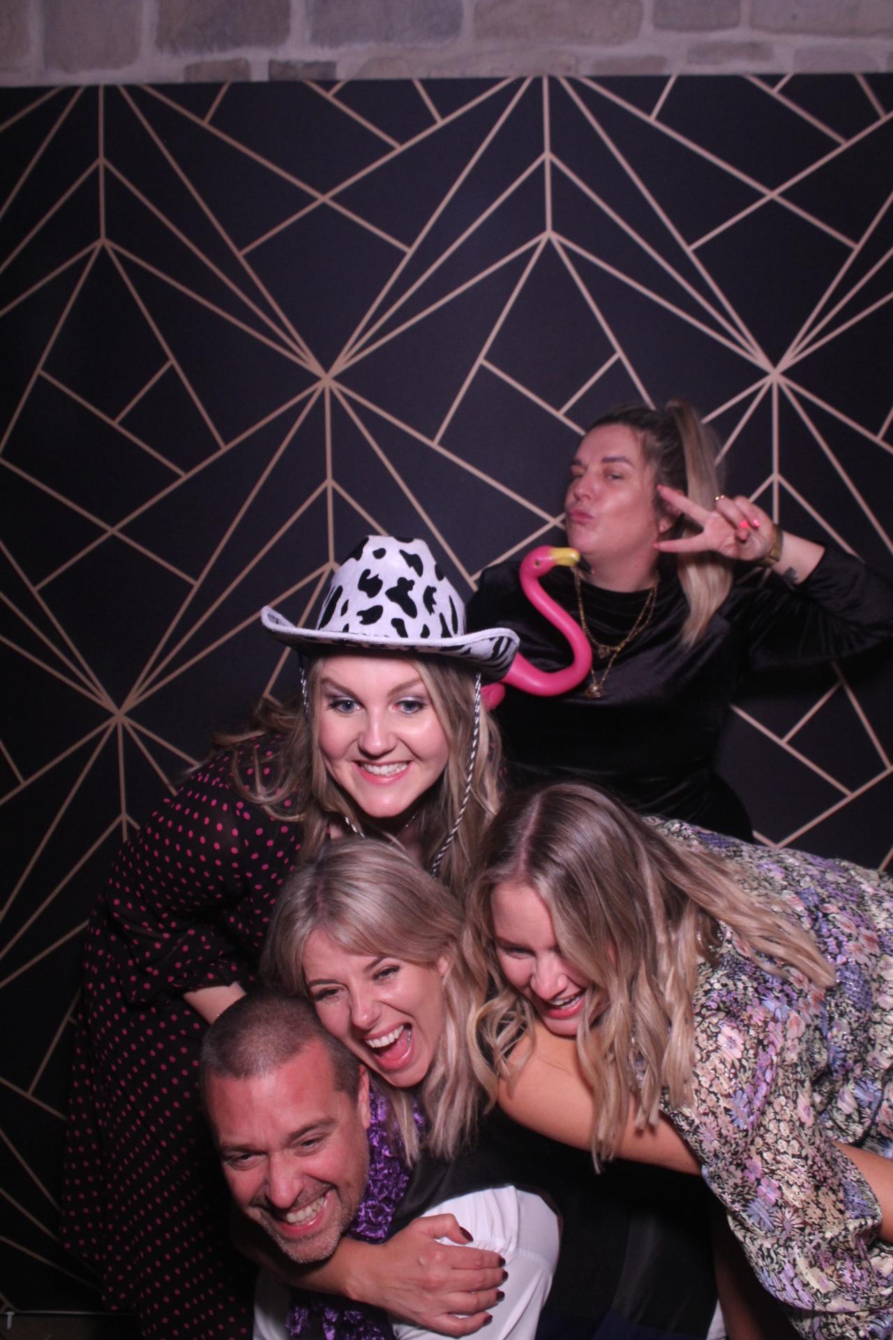 Jay & Laura  | View more photos from the event at gallery.magicimages.uk/u/MagicImages/Jay-Laura